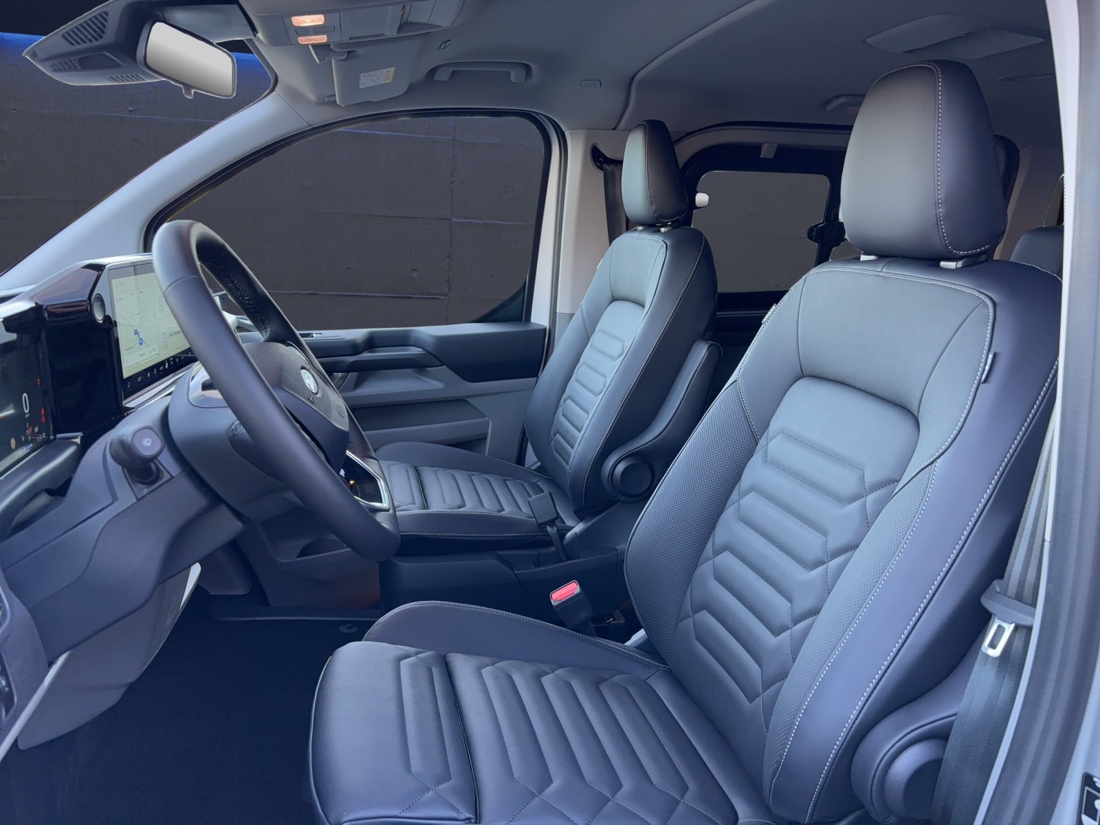 FORD Tourneo Custom Bus 320 L1 2.0 EcoBlue 136 PS Titanium AUTOMAT-image-6