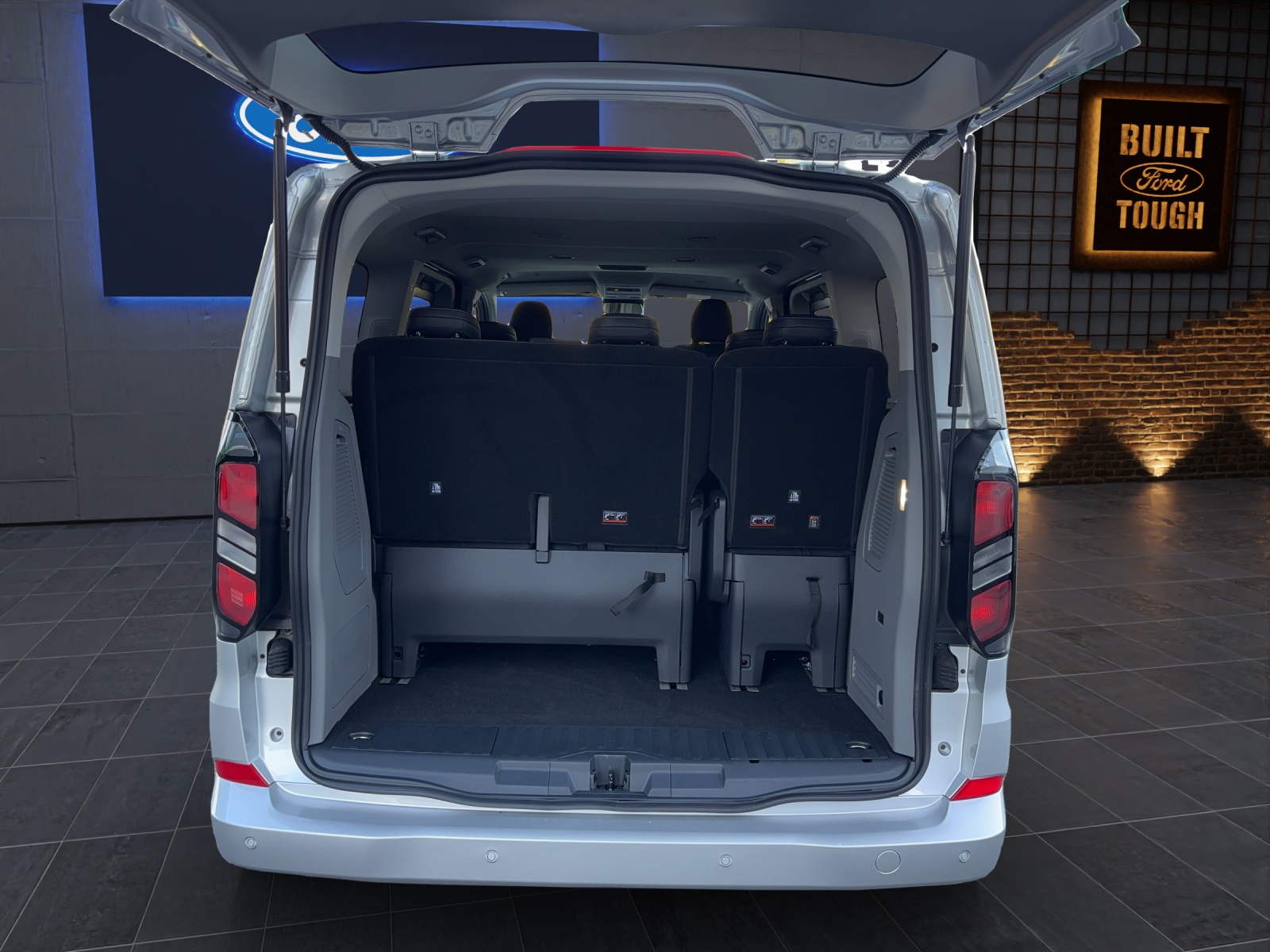 FORD Tourneo Custom Bus 320 L1 2.0 EcoBlue 136 PS Titanium AUTOMAT-image-13