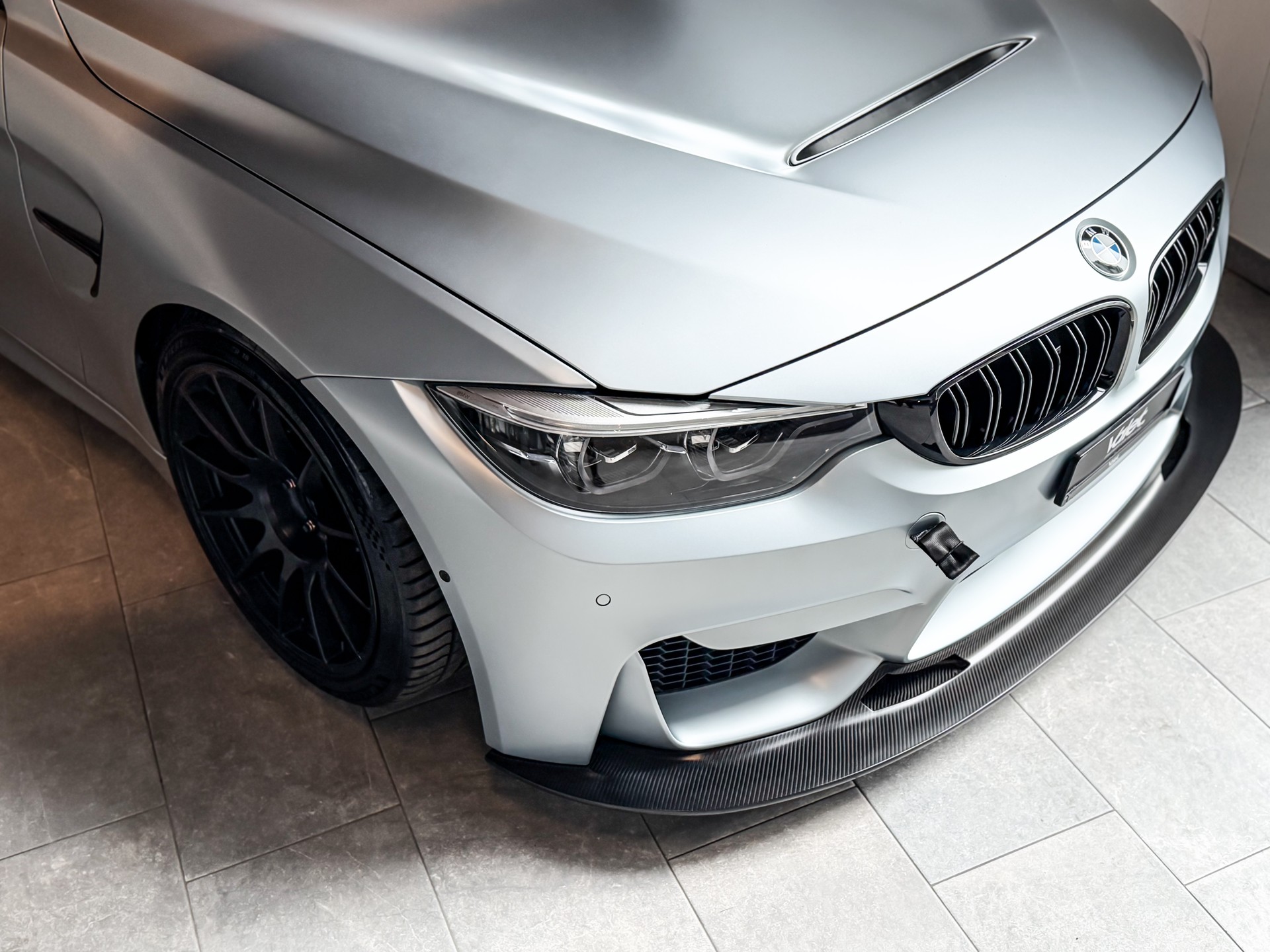 BMW M4 Coupé Competition DKG | FROZEN SILVER | TRACKTOOL-image-2