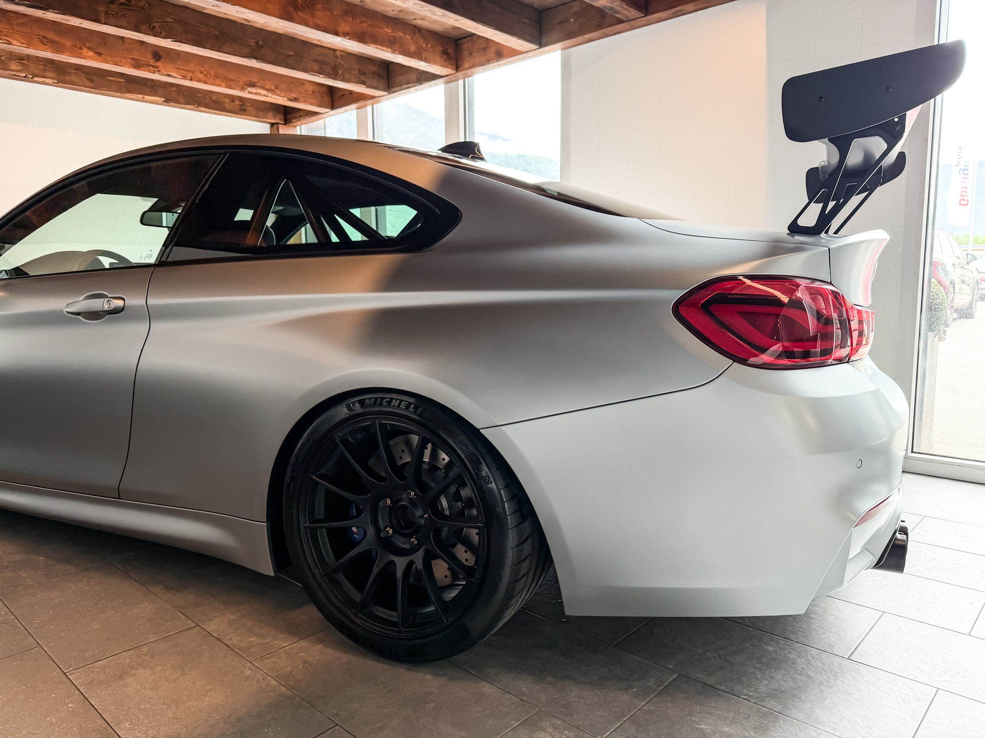 BMW M4 Coupé Competition DKG | FROZEN SILVER | TRACKTOOL-image-8