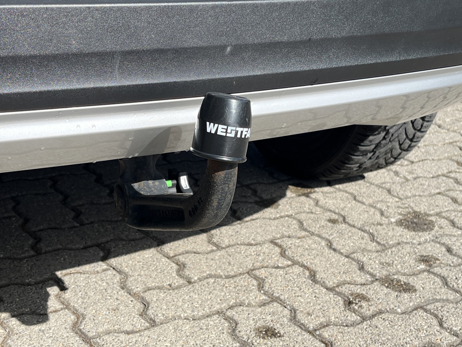 VOLVO XC40 D4 AWD Momentum Geartronic-image-14