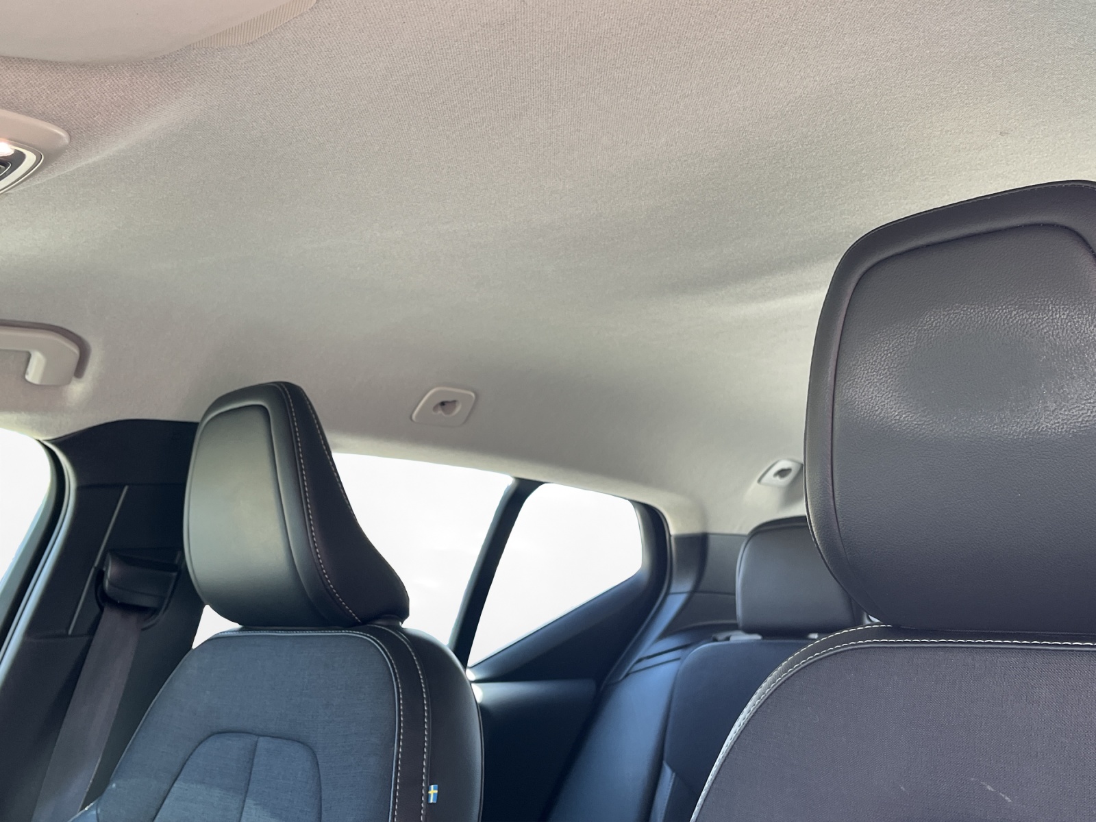 VOLVO XC40 D4 AWD Momentum Geartronic-image-13