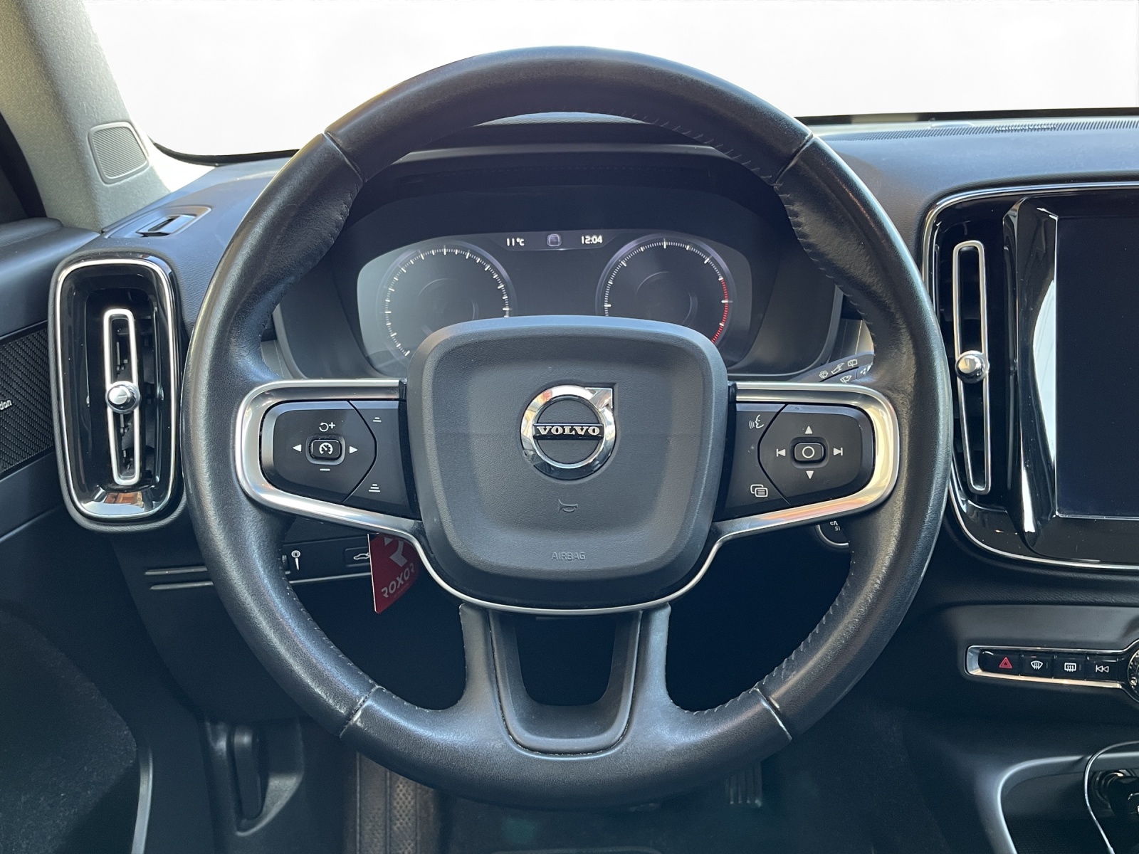 VOLVO XC40 D4 AWD Momentum Geartronic-image-9
