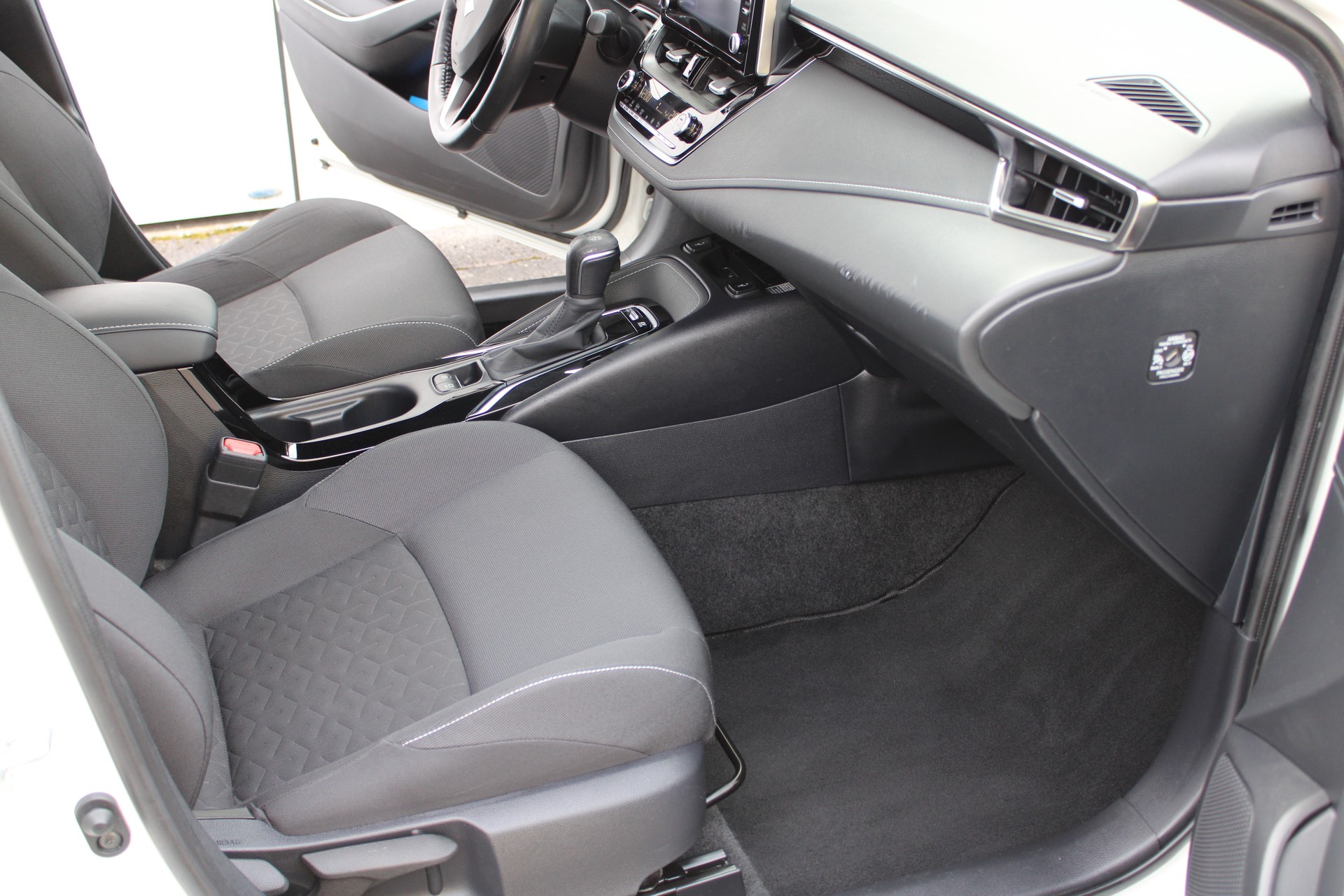 SUZUKI Swace 1.8 Hybrid Compact Top E-CVT-image-12