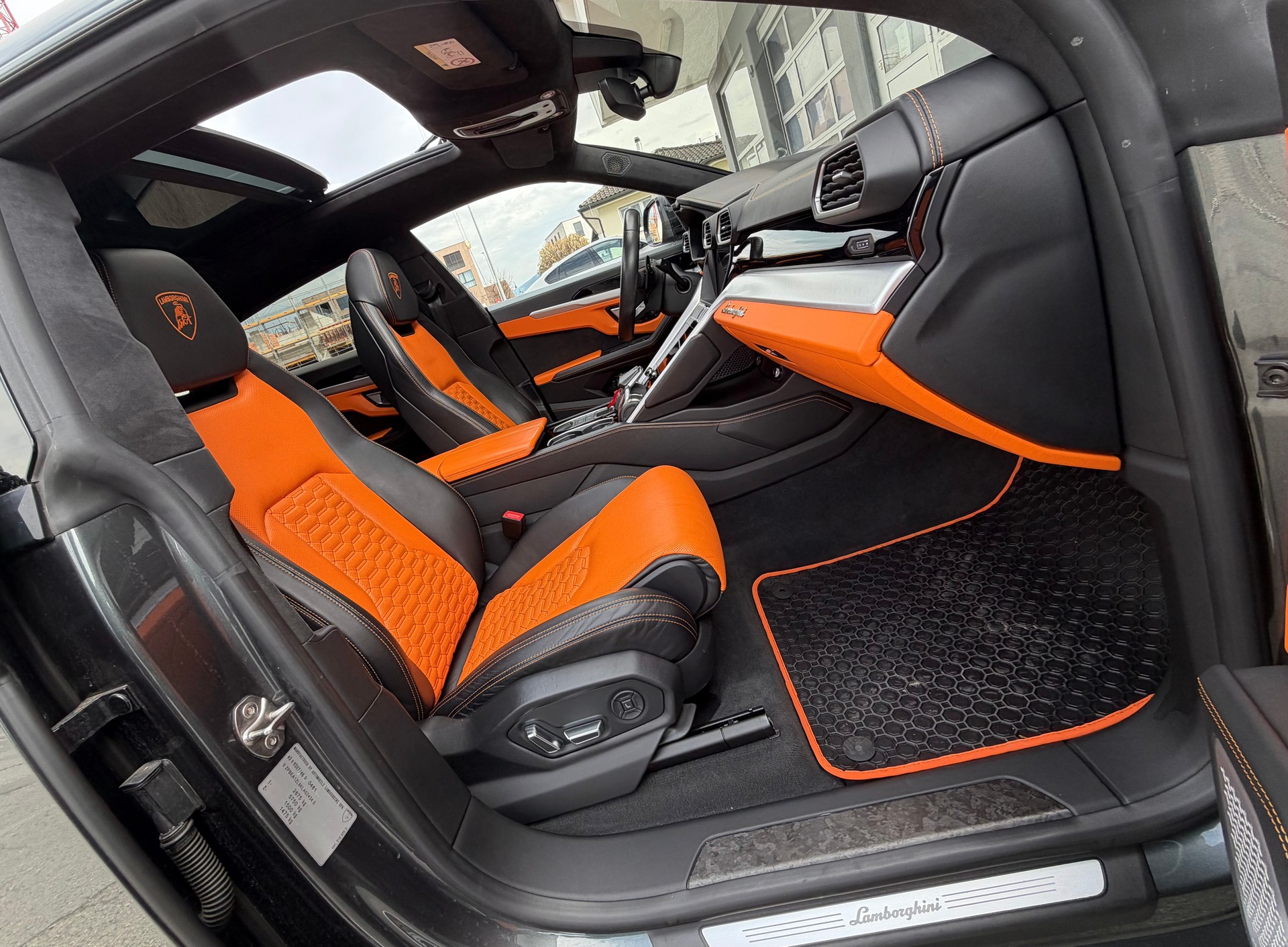 LAMBORGHINI Urus 650 PS ♦️ Topausstattung*Traumkombination*Ab Service♦️-image-8