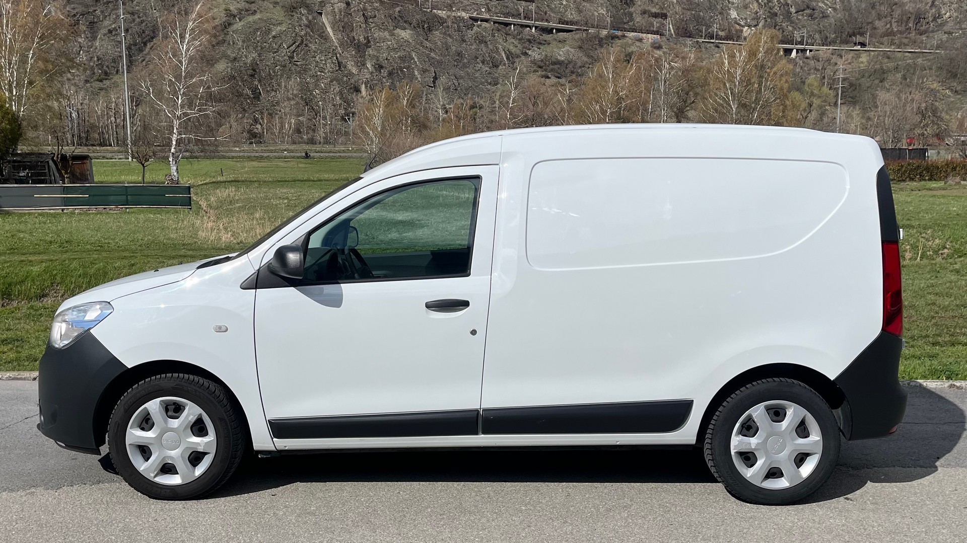 DACIA Dokker Van dCi 75 Ambiance-image-1