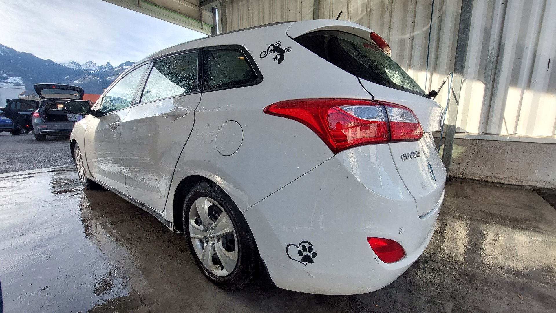 HYUNDAI i30 Wagon 1.6 GDI Plena Automatic-image-4