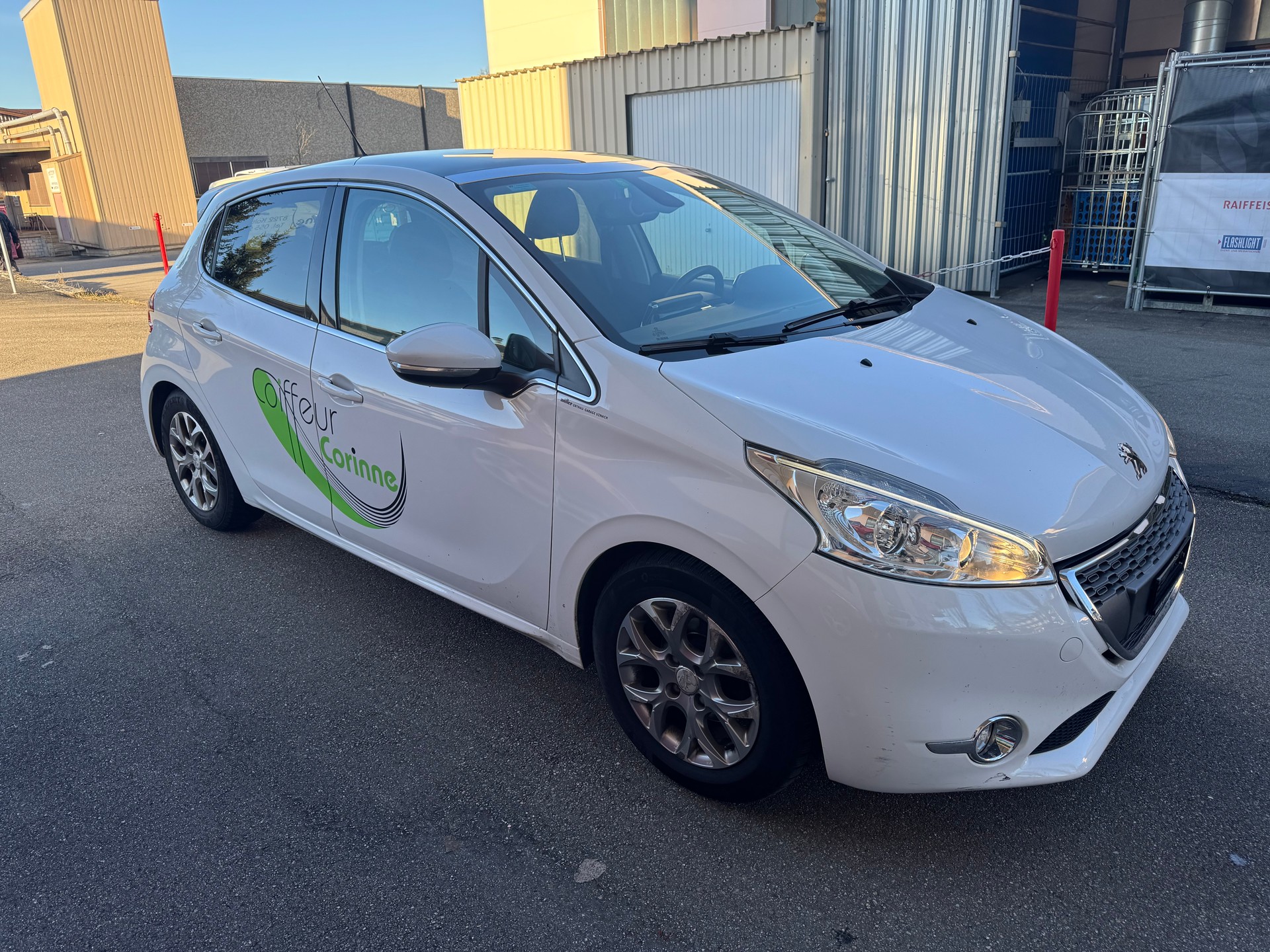 PEUGEOT 208 1.6 VTI Allure-image-1