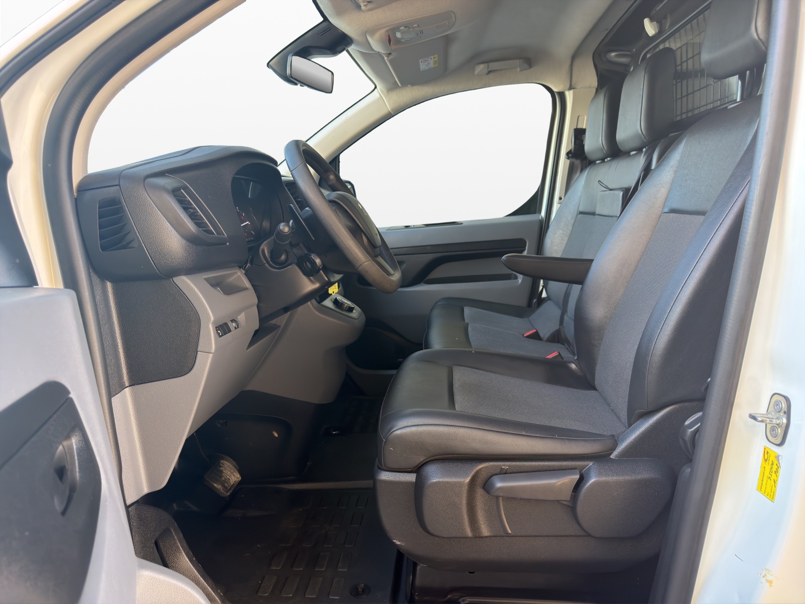 PEUGEOT Expert 2.0 BlueHDi 120 S&S Premium Long EAT8-image-8