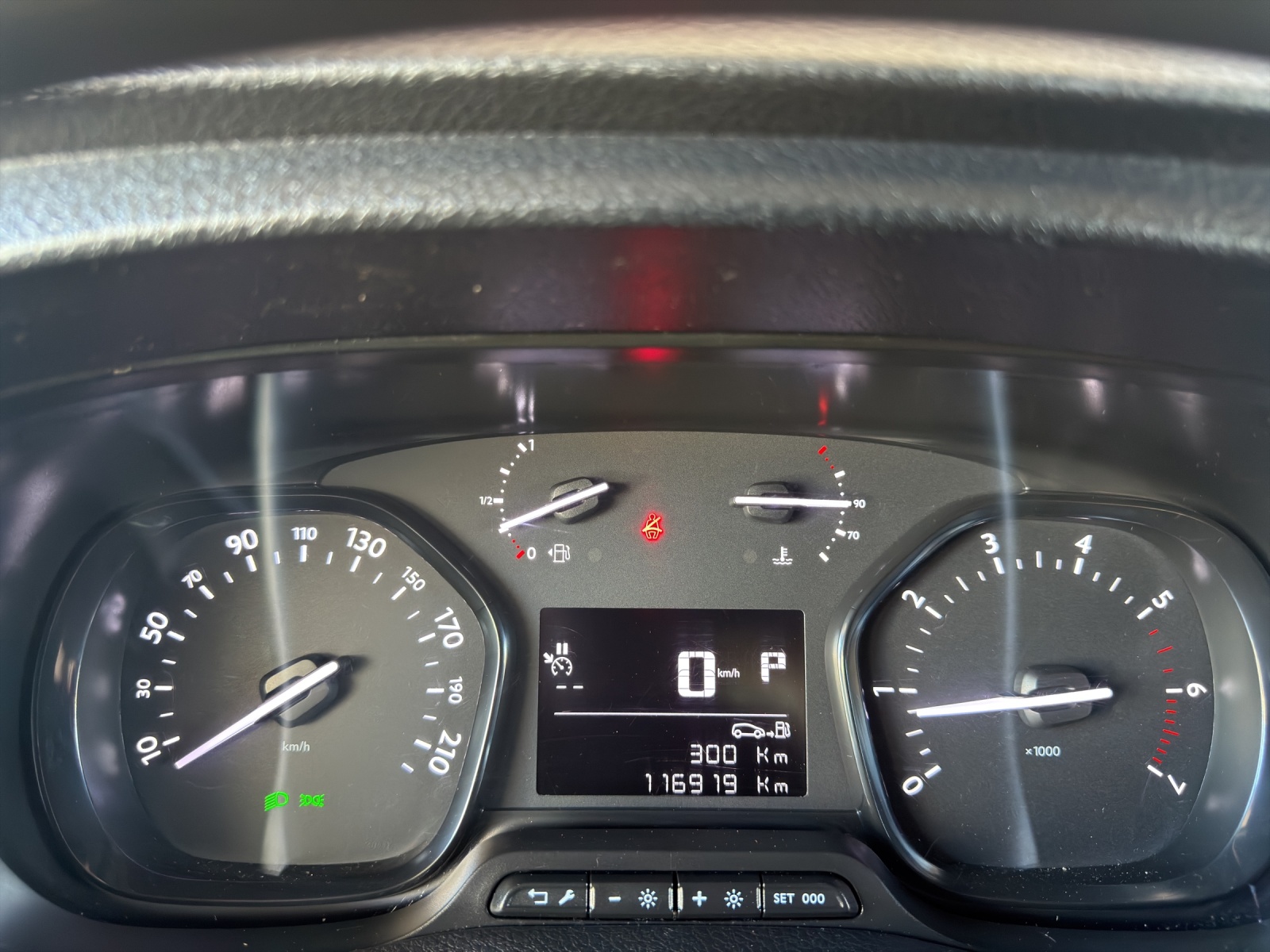PEUGEOT Expert 2.0 BlueHDi 120 S&S Premium Long EAT8-image-21