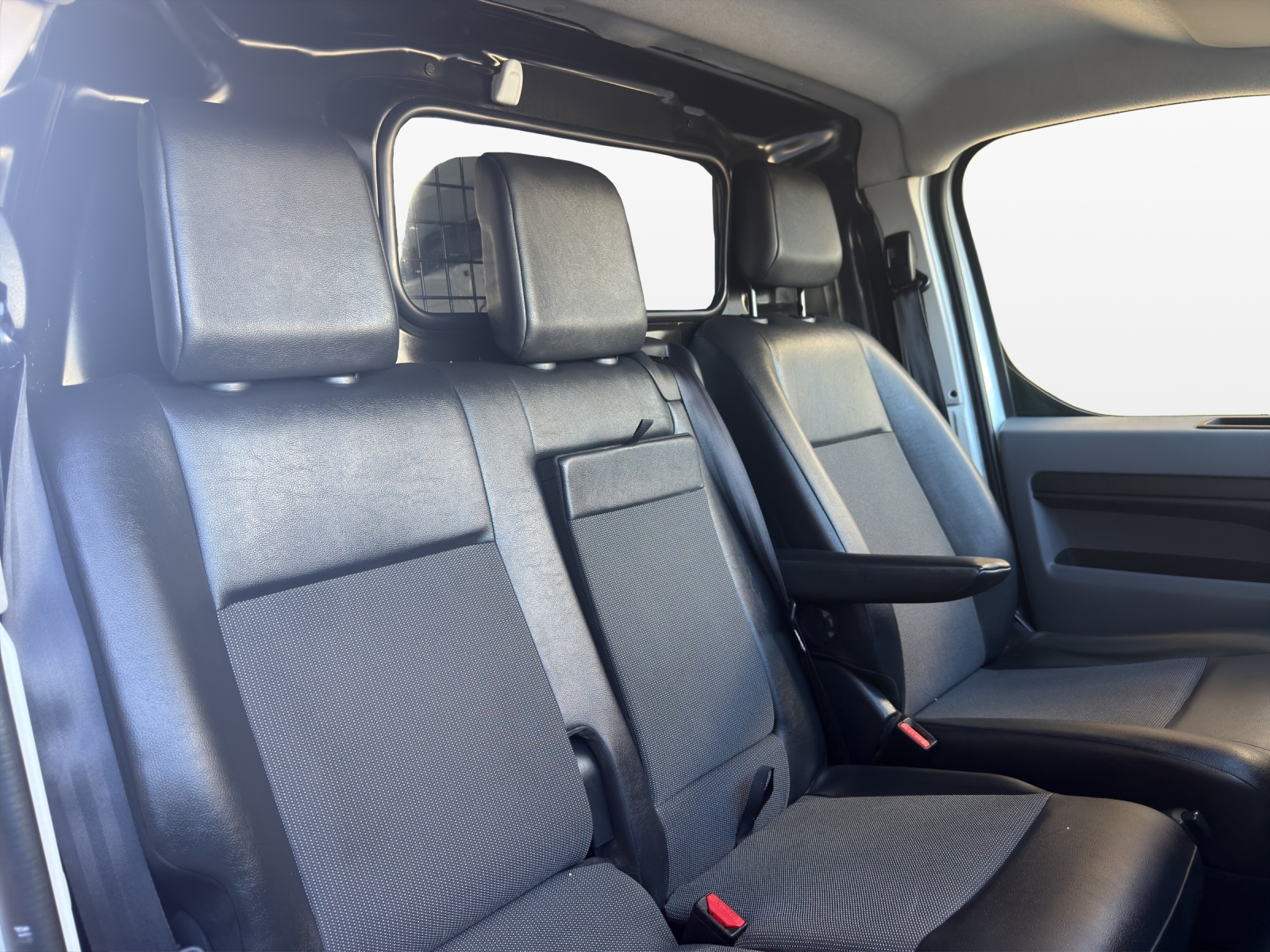 PEUGEOT Expert 2.0 BlueHDi 120 S&S Premium Long EAT8-image-15