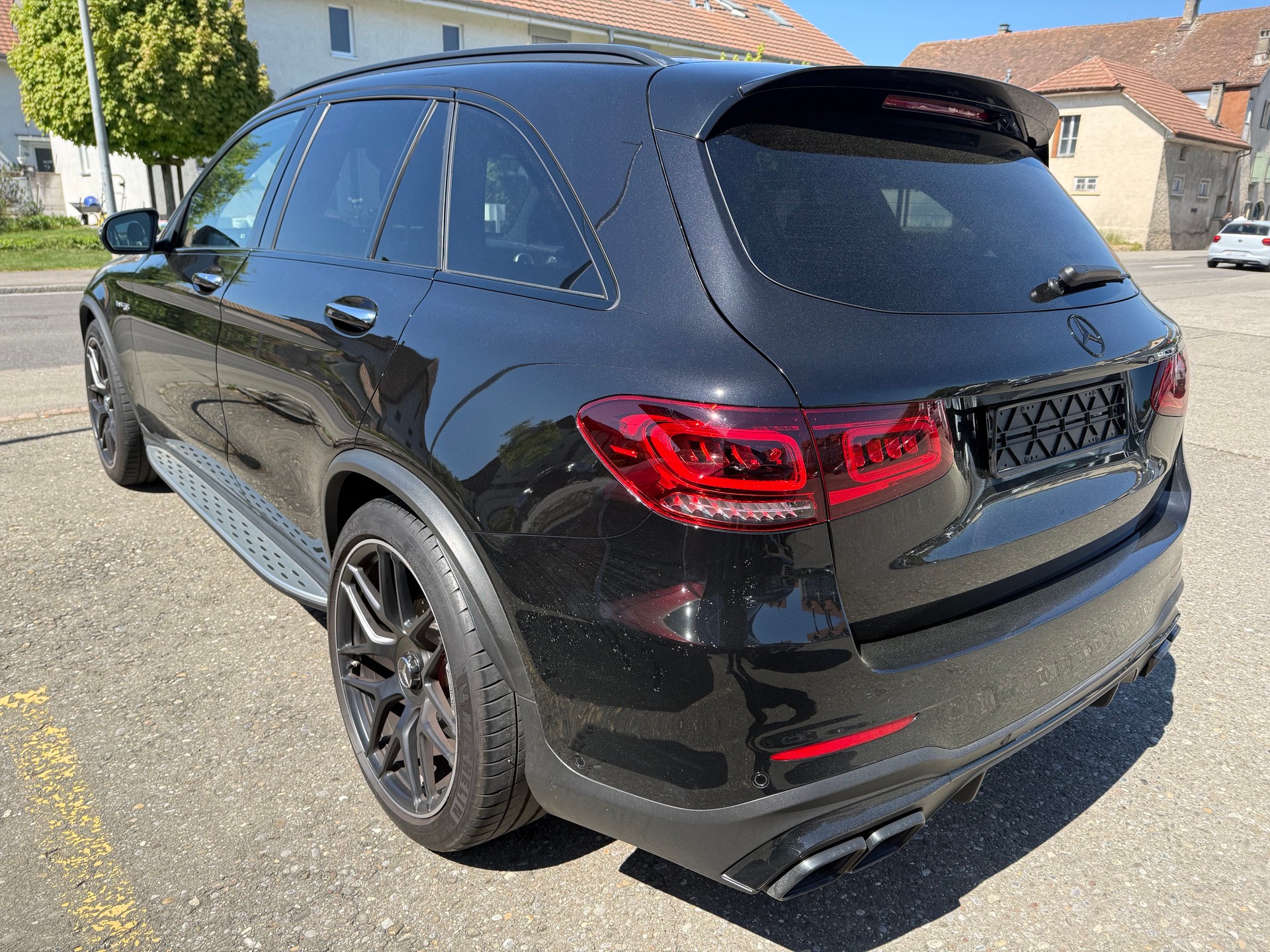 MERCEDES-BENZ GLC 63 S AMG 4Matic 9G-Tronic-showroom-element-3