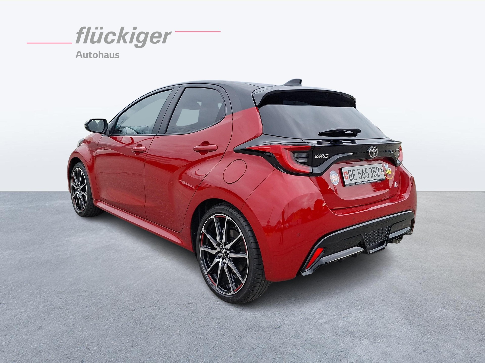 TOYOTA Yaris 1.5 VVT-i HSD GR Sport-showroom-element-2