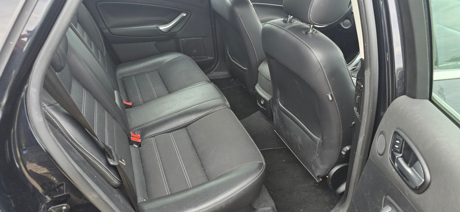 FORD Mondeo 2.0 EcoBoost SCTi Titanium PowerShift-image-11
