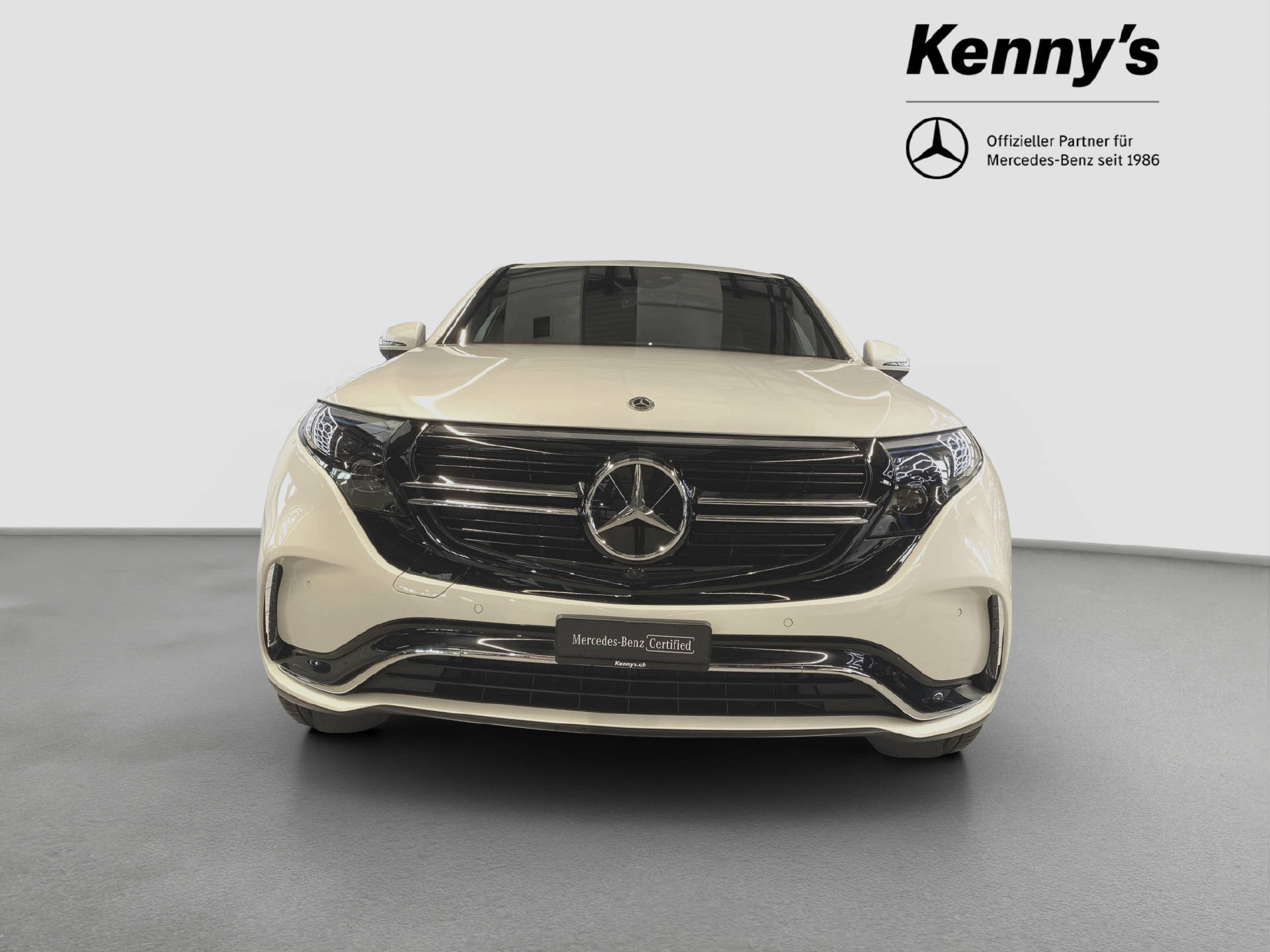 MERCEDES-BENZ EQC 400 AMG Line 4MATIC-showroom-element-1
