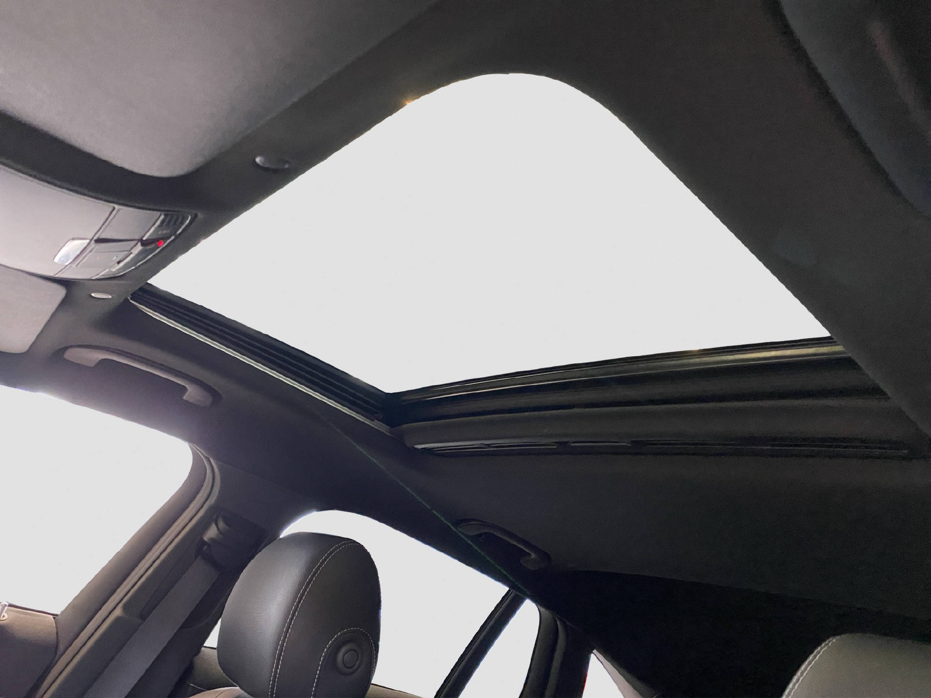 MERCEDES-BENZ EQC 400 AMG Line 4MATIC-image-12