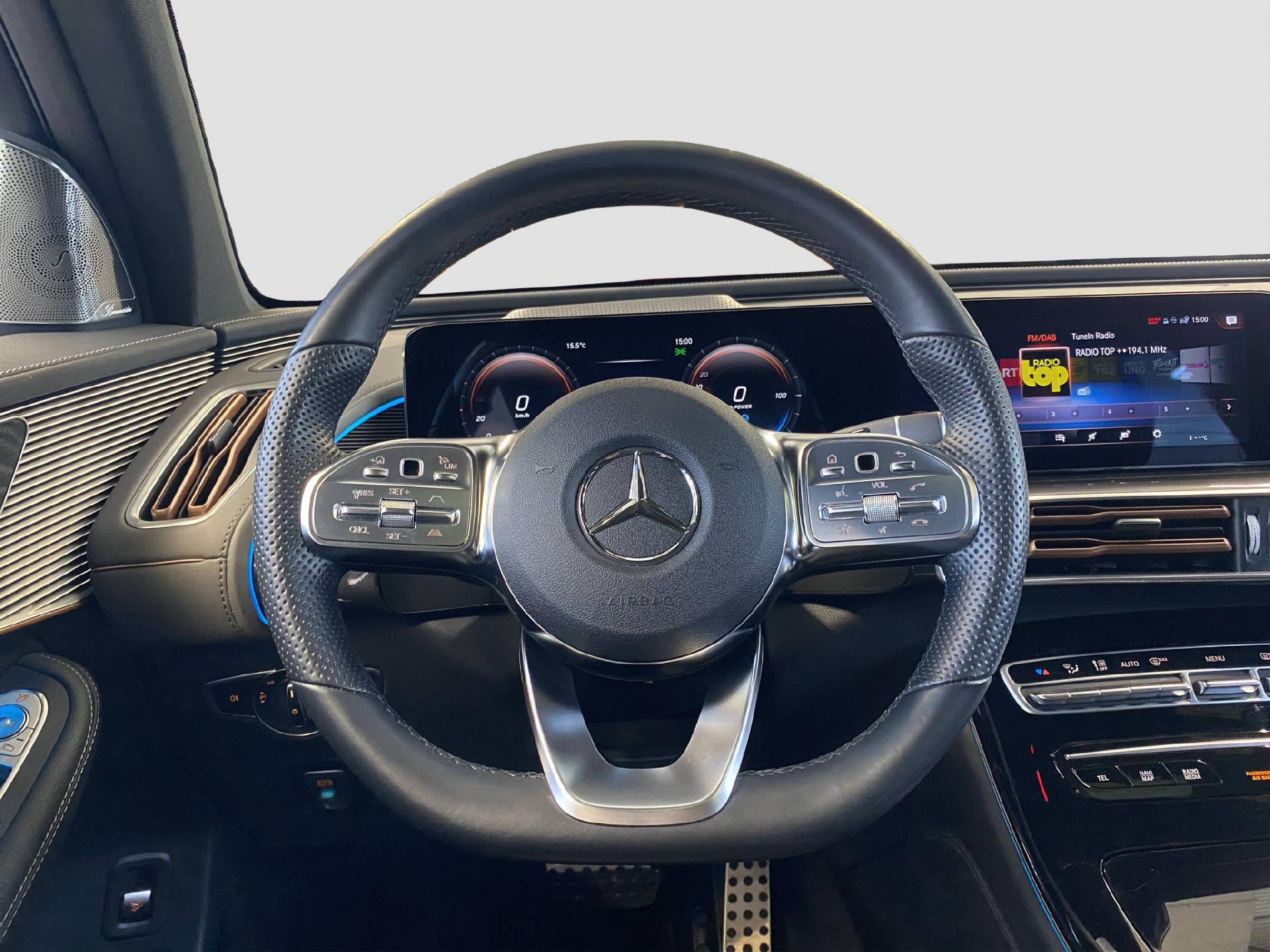 MERCEDES-BENZ EQC 400 AMG Line 4MATIC-image-9