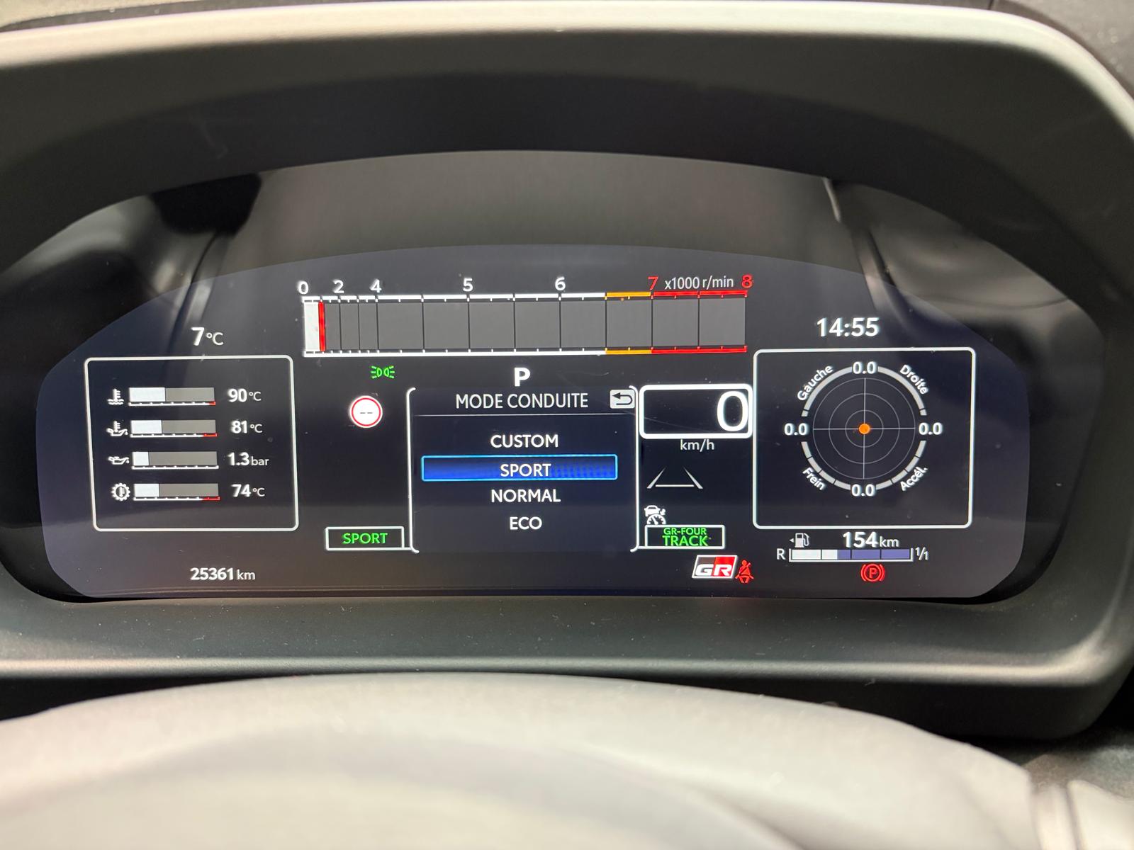 TOYOTA Yaris 1.6 GR Sport A-image-18