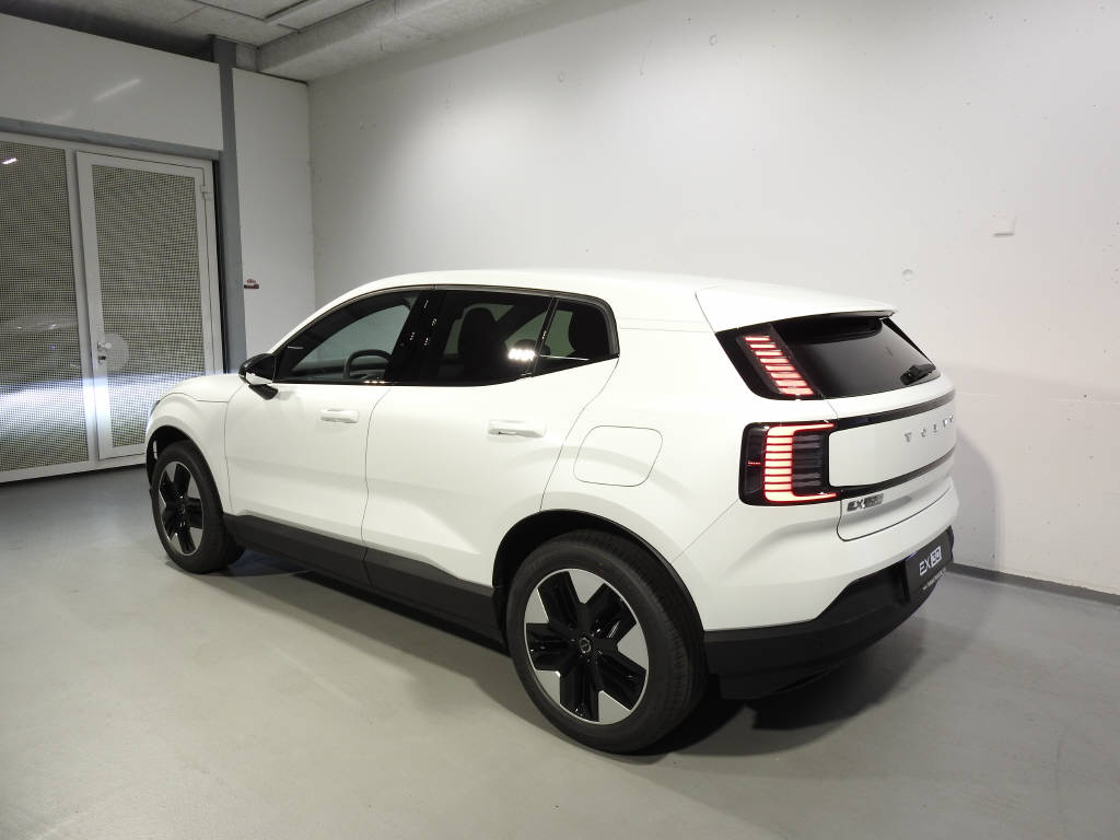 VOLVO EX 30 E60 XCITE-showroom-element-3
