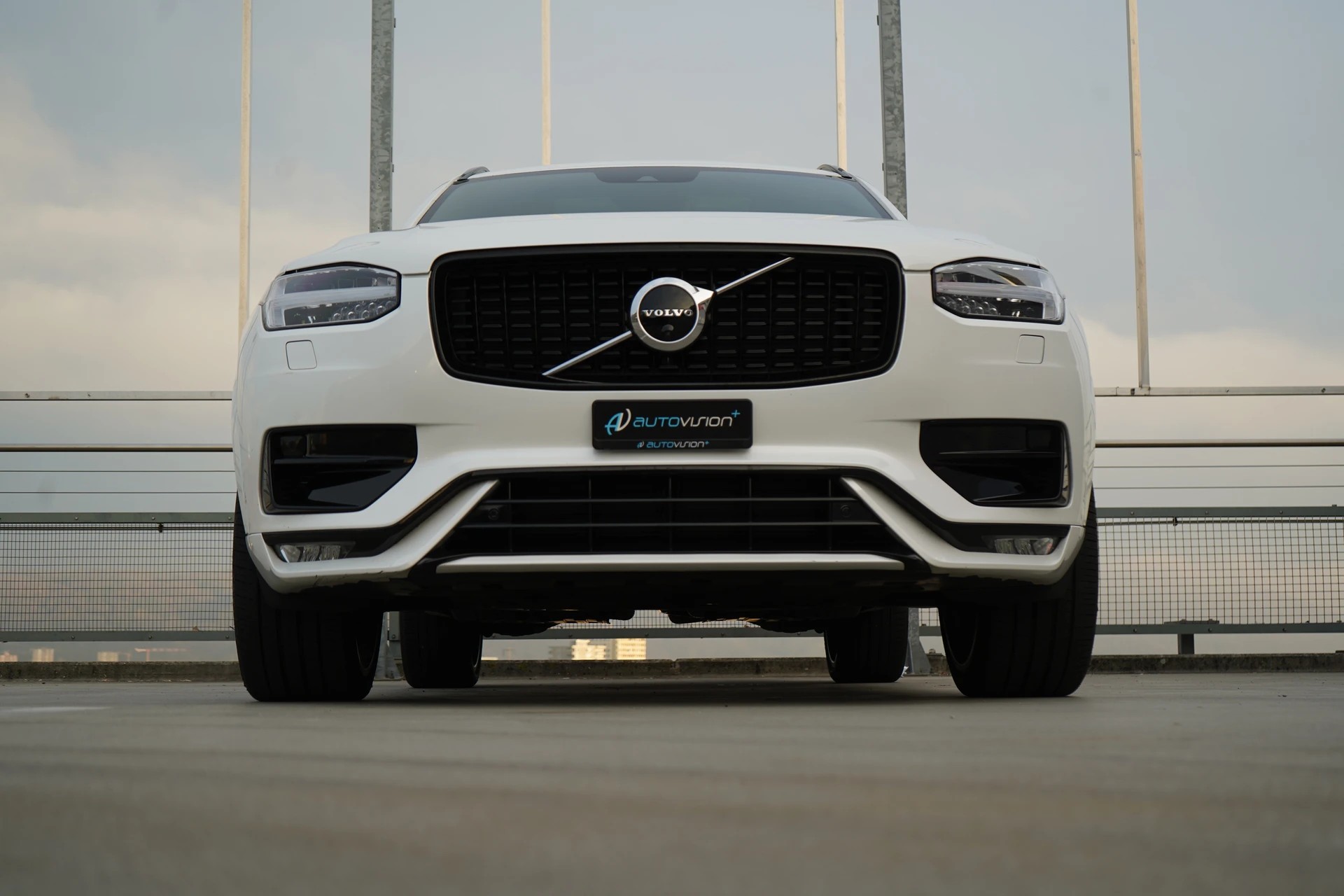 VOLVO XC90 B5 DIESEL MILD HYBRID AWD R-DESIGN GEARTRONIC l 235 PS-image-13
