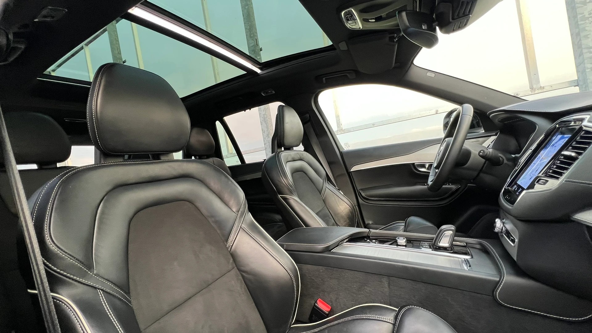 VOLVO XC90 B5 DIESEL MILD HYBRID AWD R-DESIGN GEARTRONIC l 235 PS-image-25