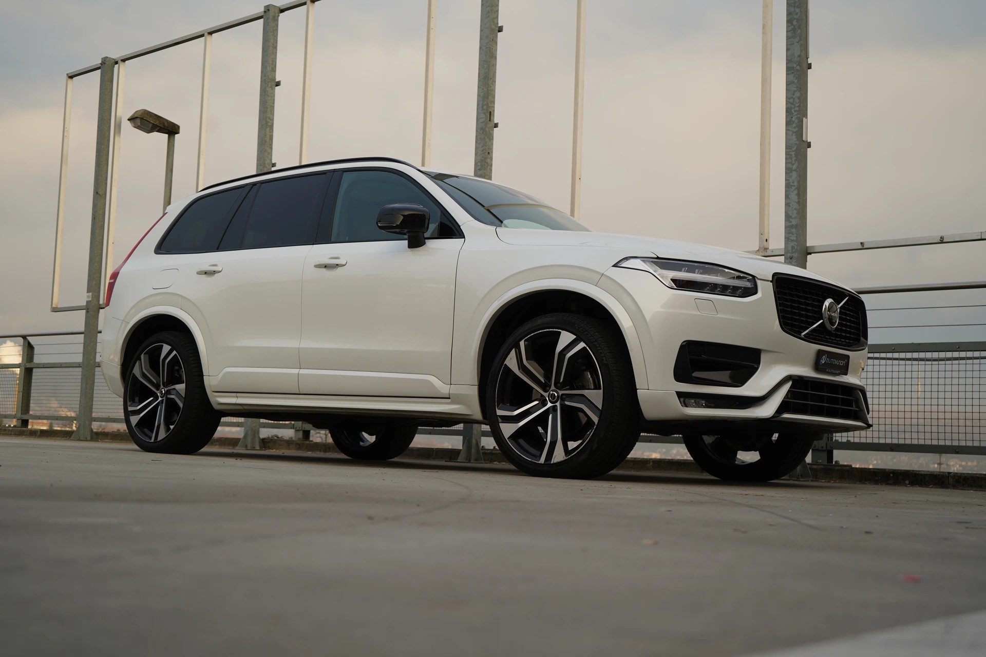 VOLVO XC90 B5 DIESEL MILD HYBRID AWD R-DESIGN GEARTRONIC l 235 PS-image-8