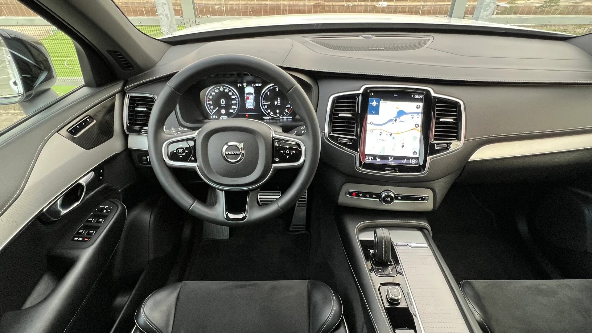 VOLVO XC90 B5 DIESEL MILD HYBRID AWD R-DESIGN GEARTRONIC l 235 PS-image-21