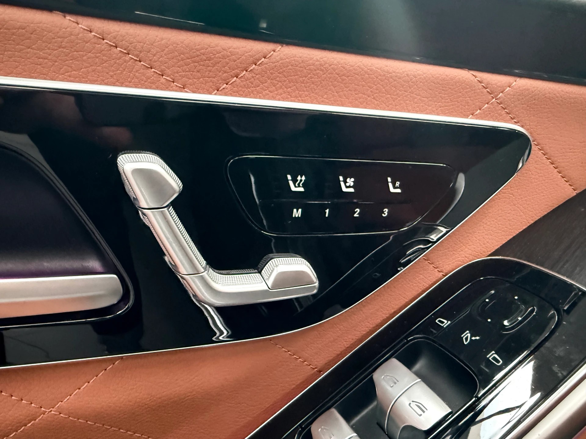 MERCEDES-BENZ S 350 d 9G-Tronic-image-12