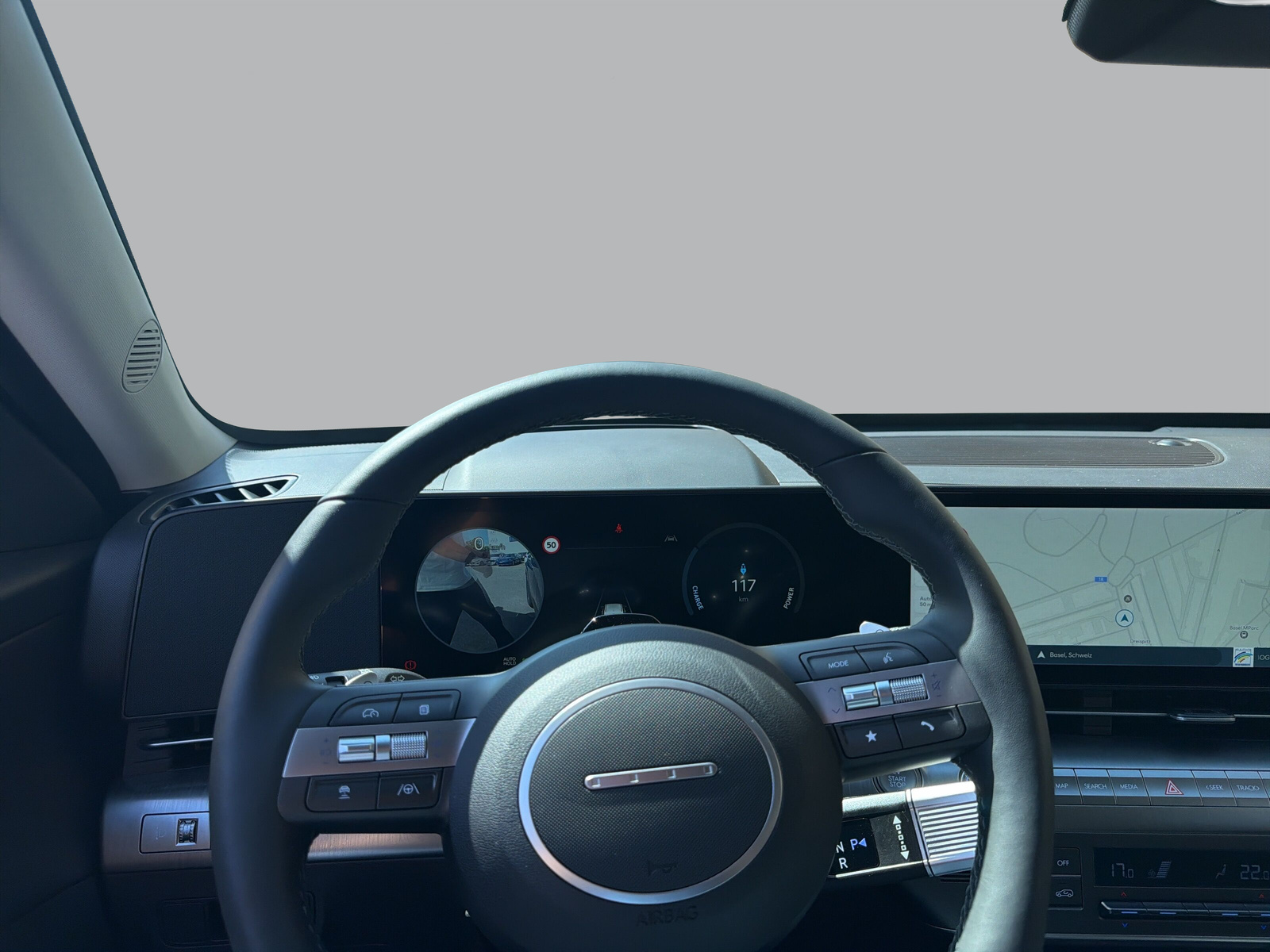HYUNDAI Kona EV 65.4 kWh Amplia-image-8