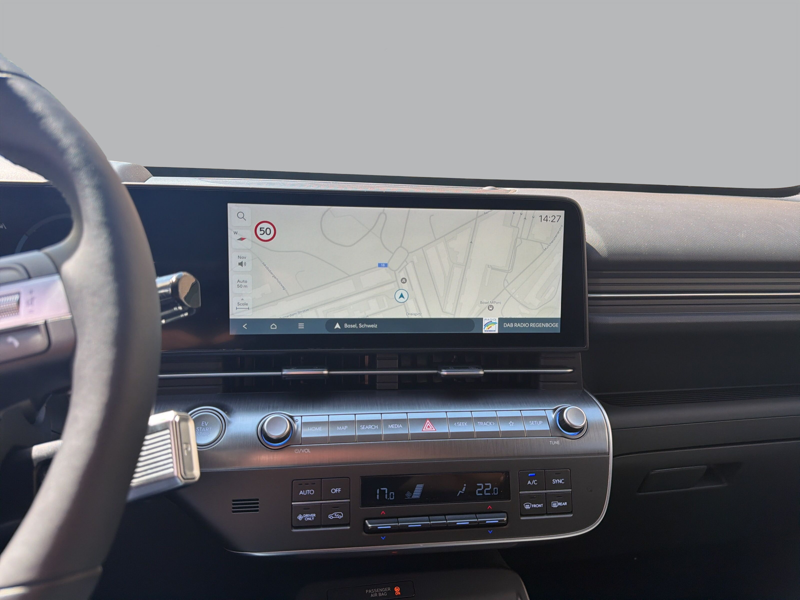 HYUNDAI Kona EV 65.4 kWh Amplia-image-10
