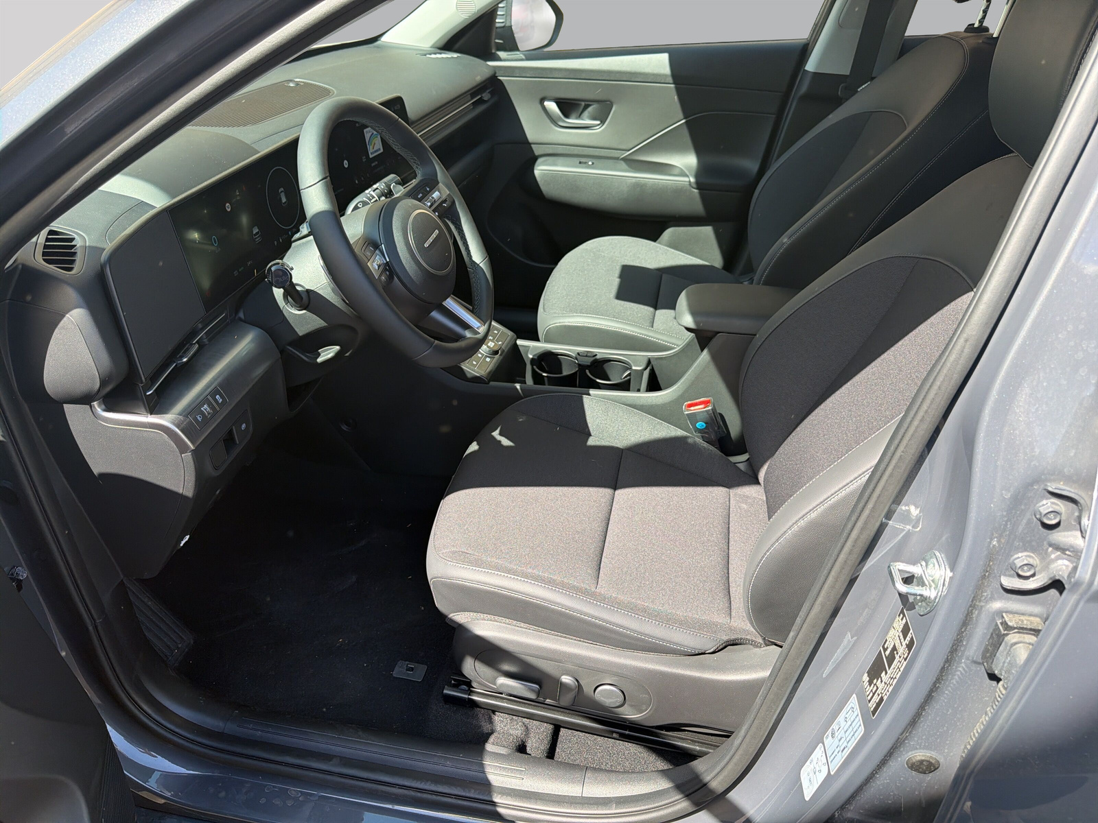 HYUNDAI Kona EV 65.4 kWh Amplia-image-7