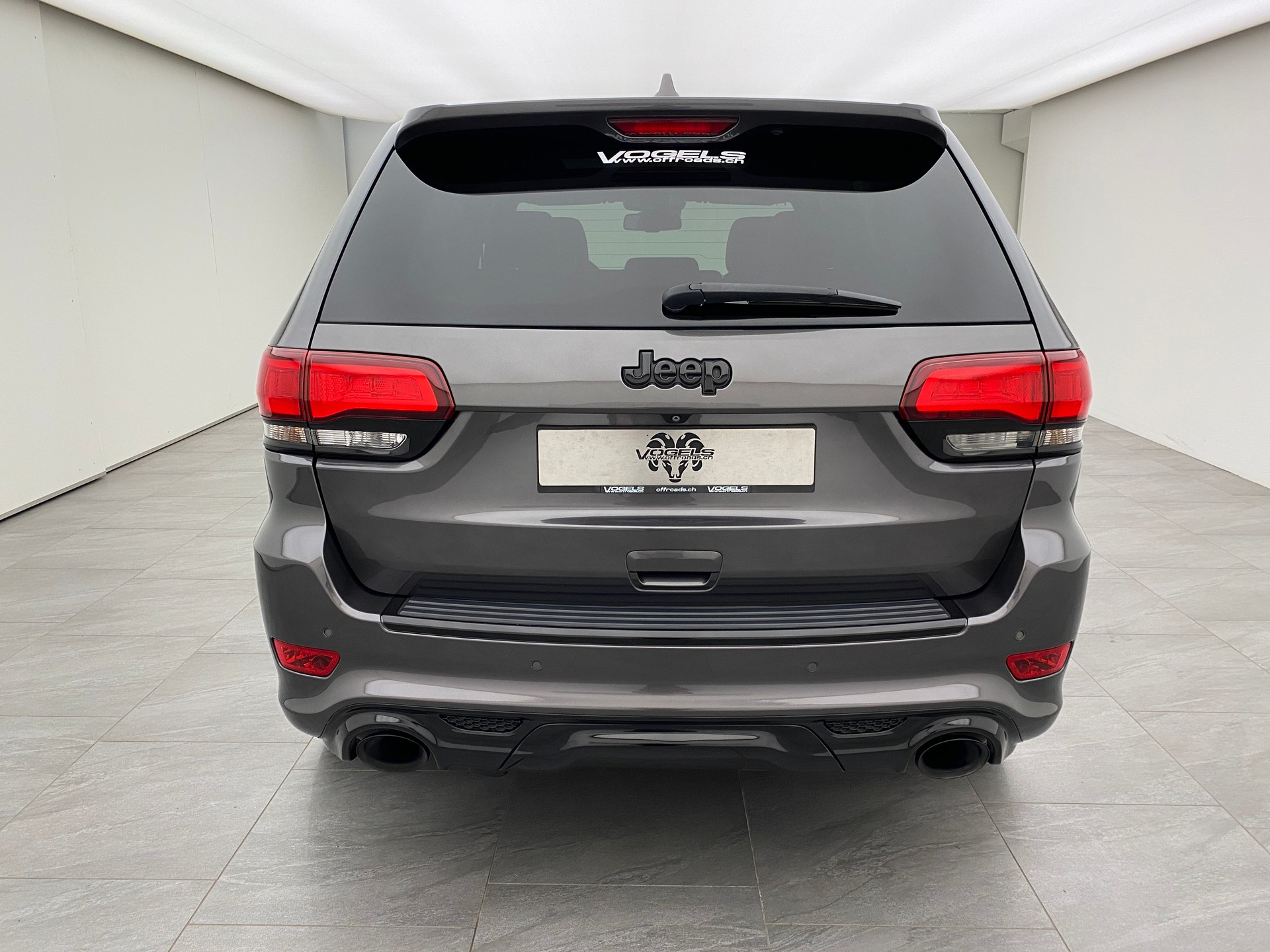 JEEP Grand Cherokee SRT 6.4-image-4