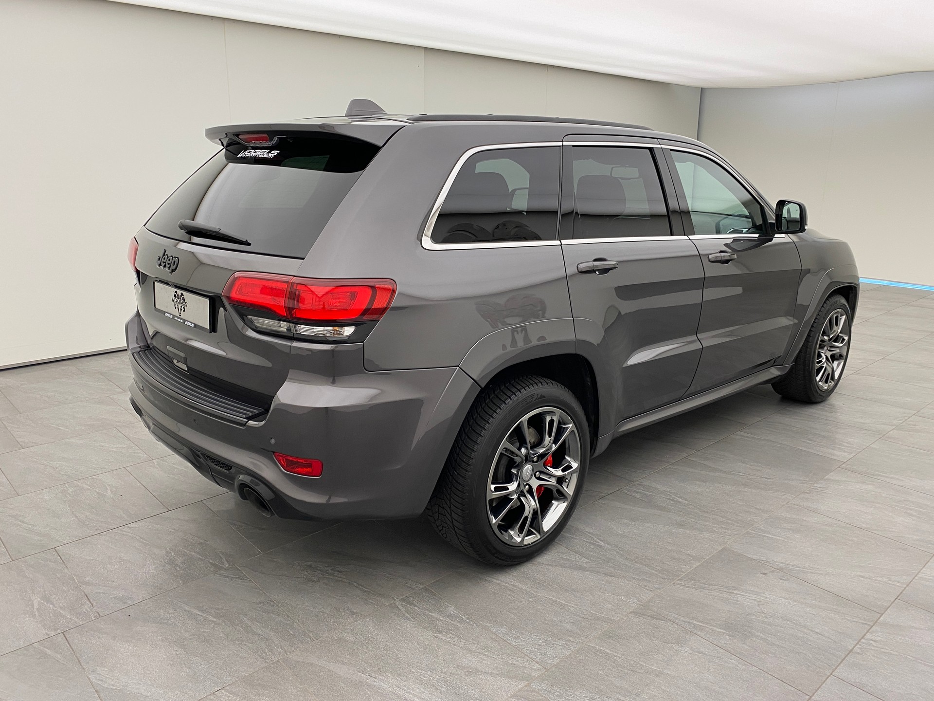JEEP Grand Cherokee SRT 6.4-image-3