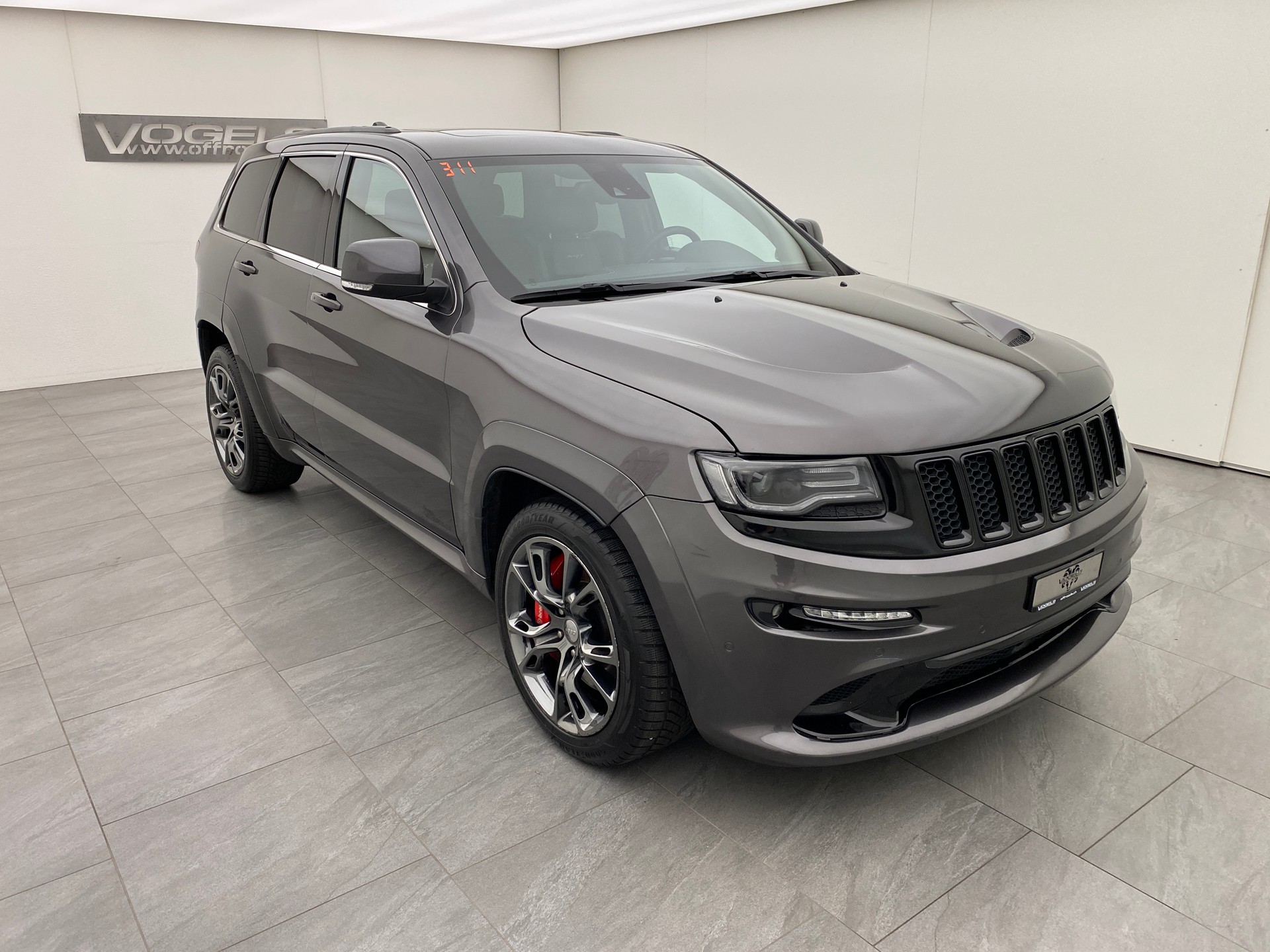 JEEP Grand Cherokee SRT 6.4-image-2