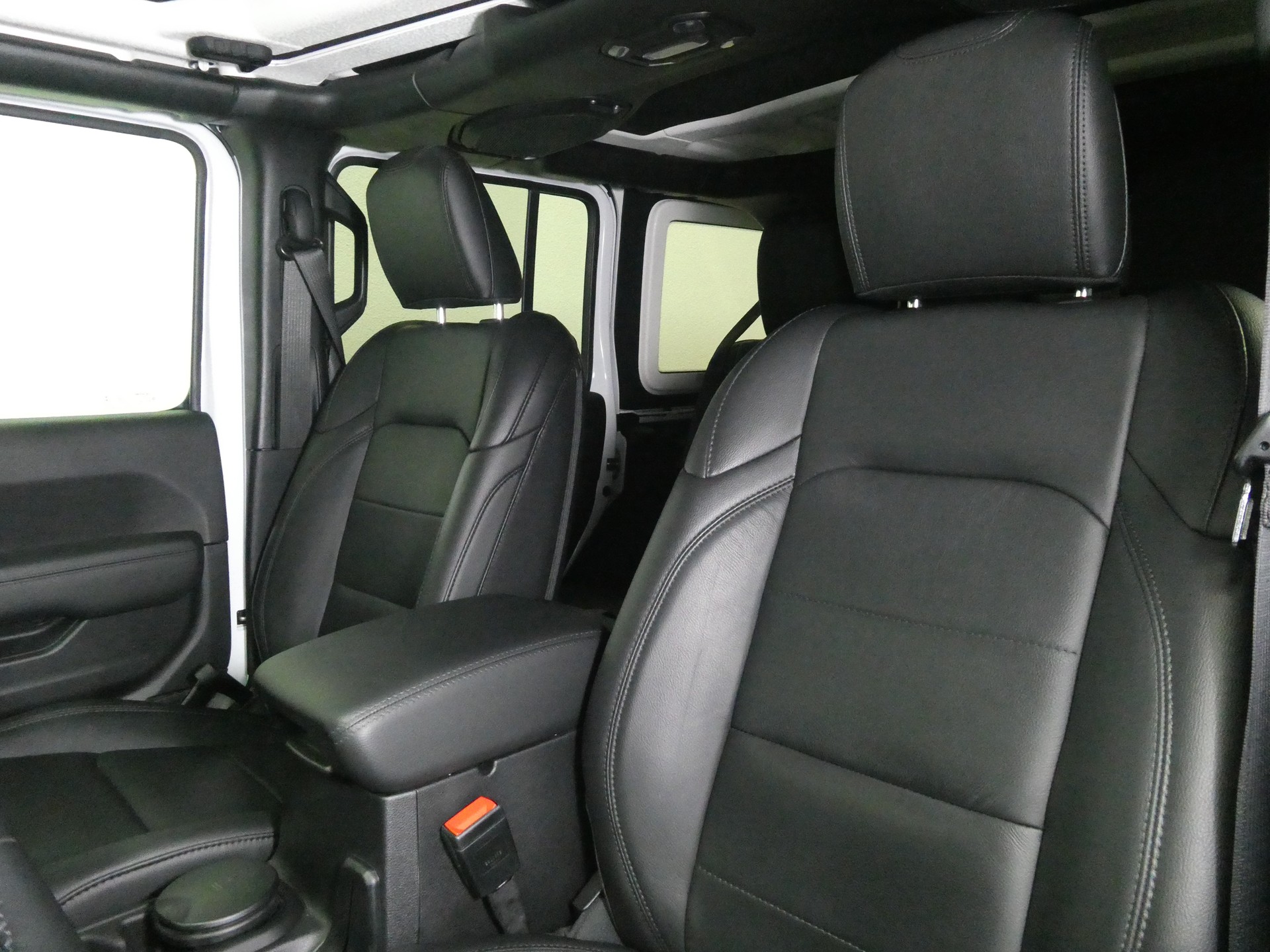JEEP Wrangler 2.0 Unlimited Night Eagle Automatic - Navigation - Leder - Soft &Hardtop - Kamera - 272 PS-image-10