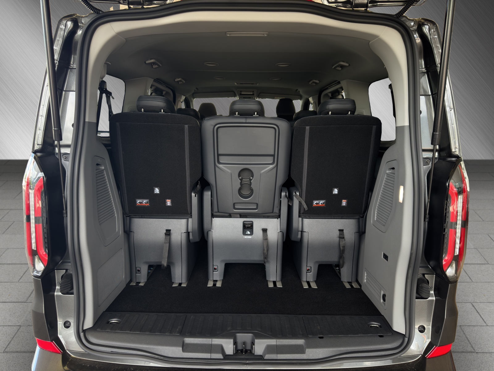 FORD Tourneo Custom Bus 320 L1 2.0 EcoBlue Titanium X 4x4-image-14