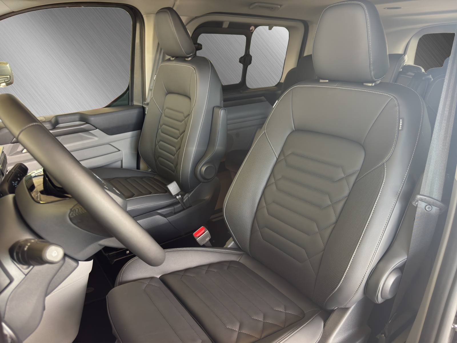 FORD Tourneo Custom Bus 320 L1 2.0 EcoBlue Titanium X 4x4-image-10
