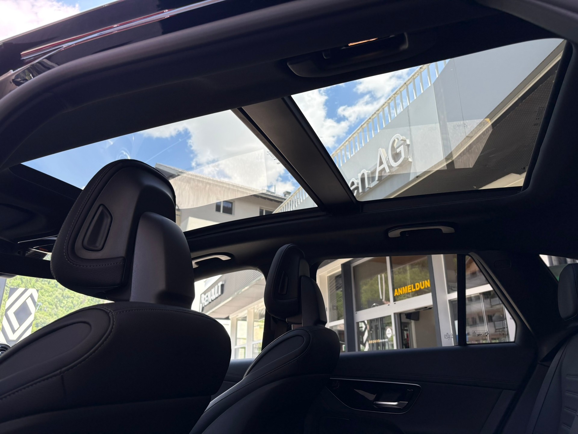 MERCEDES-BENZ GLC 300 e 4M 9G-Tronic-image-13