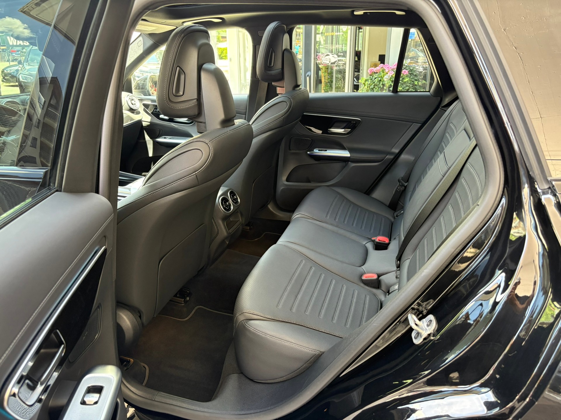 MERCEDES-BENZ GLC 300 e 4M 9G-Tronic-image-12