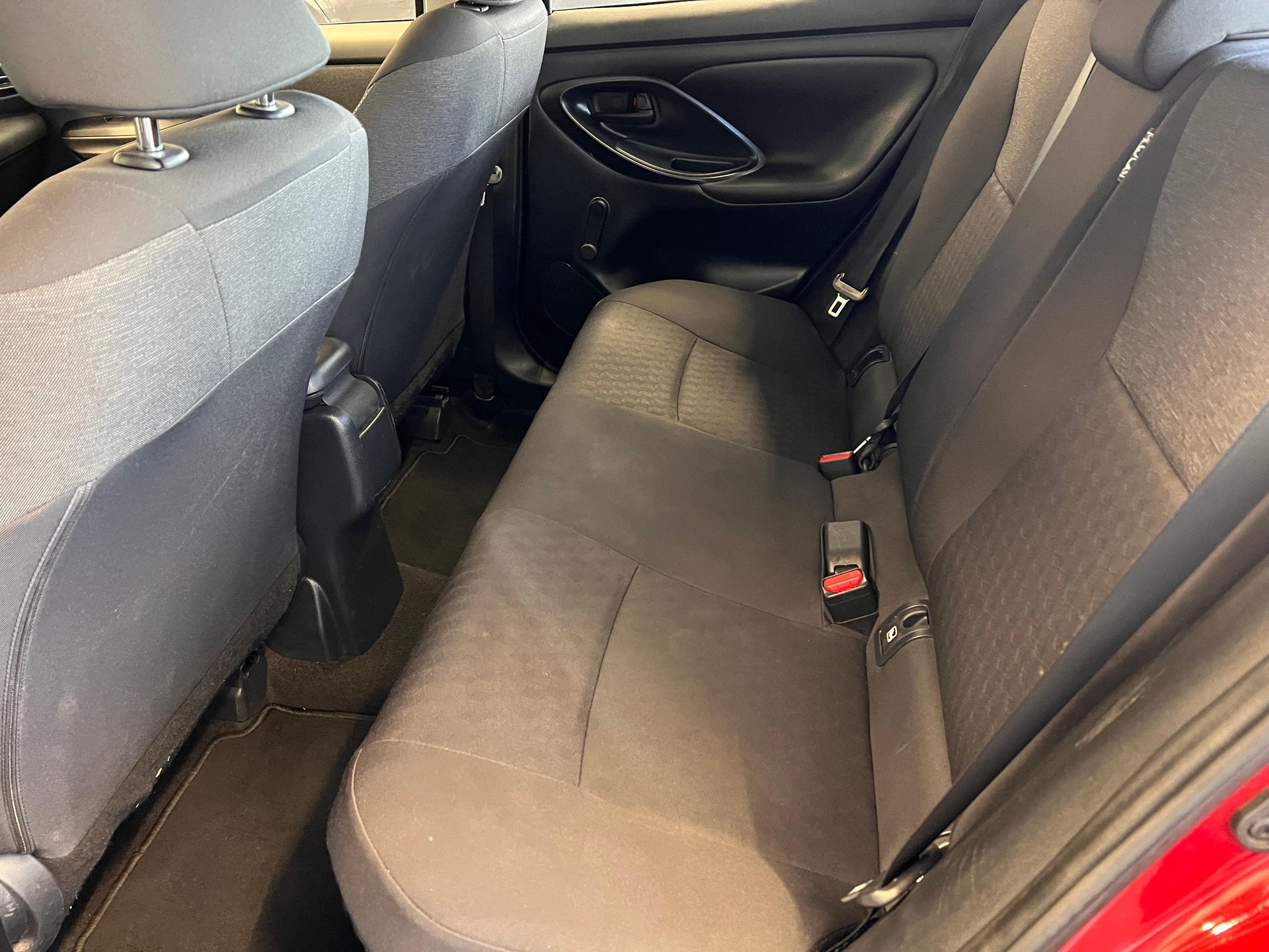 TOYOTA Yaris 1.5 VVT-i HSD Comfort-image-9