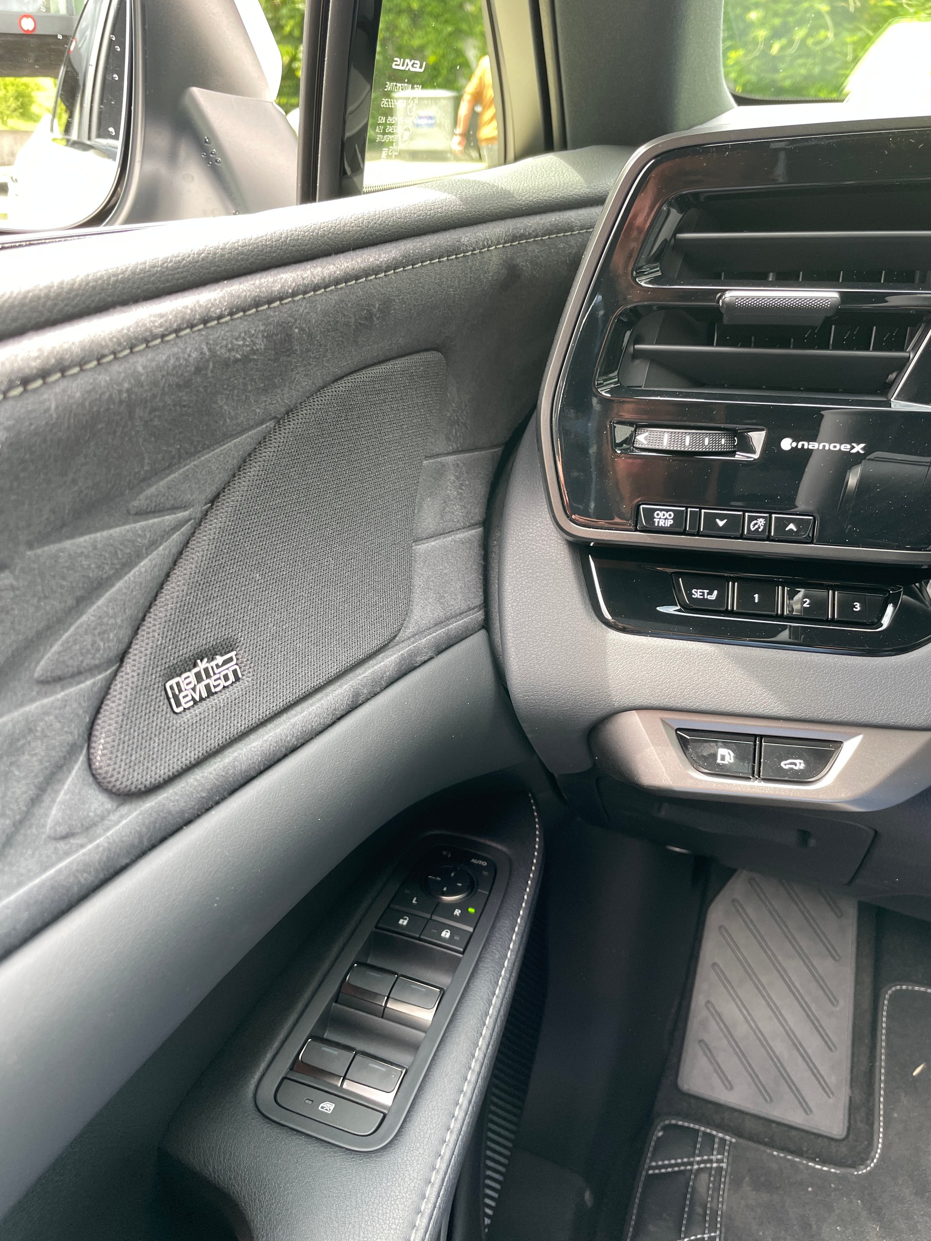 LEXUS RX 450h+ Ecxellence PHEV 4WD-image-19