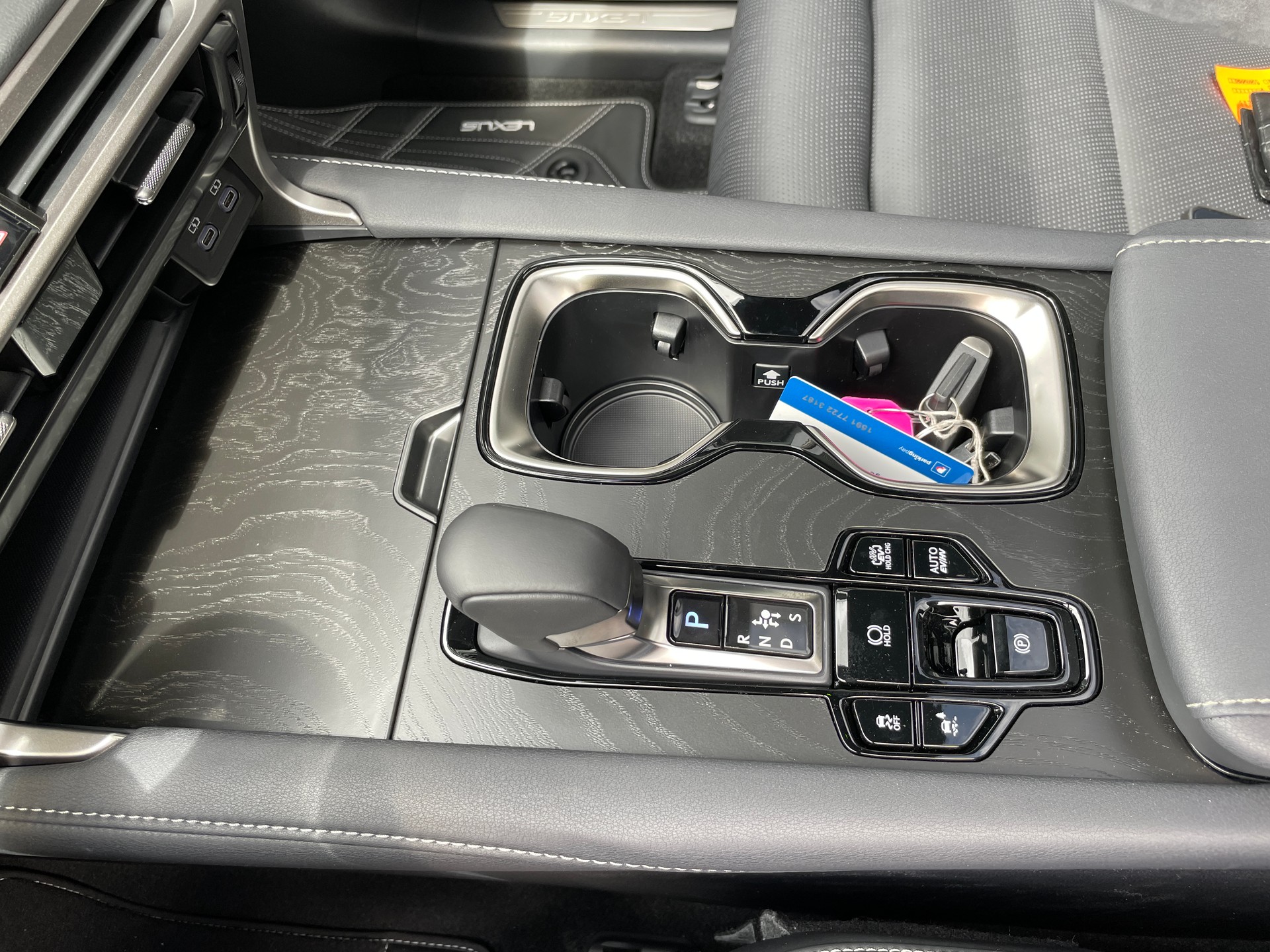 LEXUS RX 450h+ Ecxellence PHEV 4WD-image-21