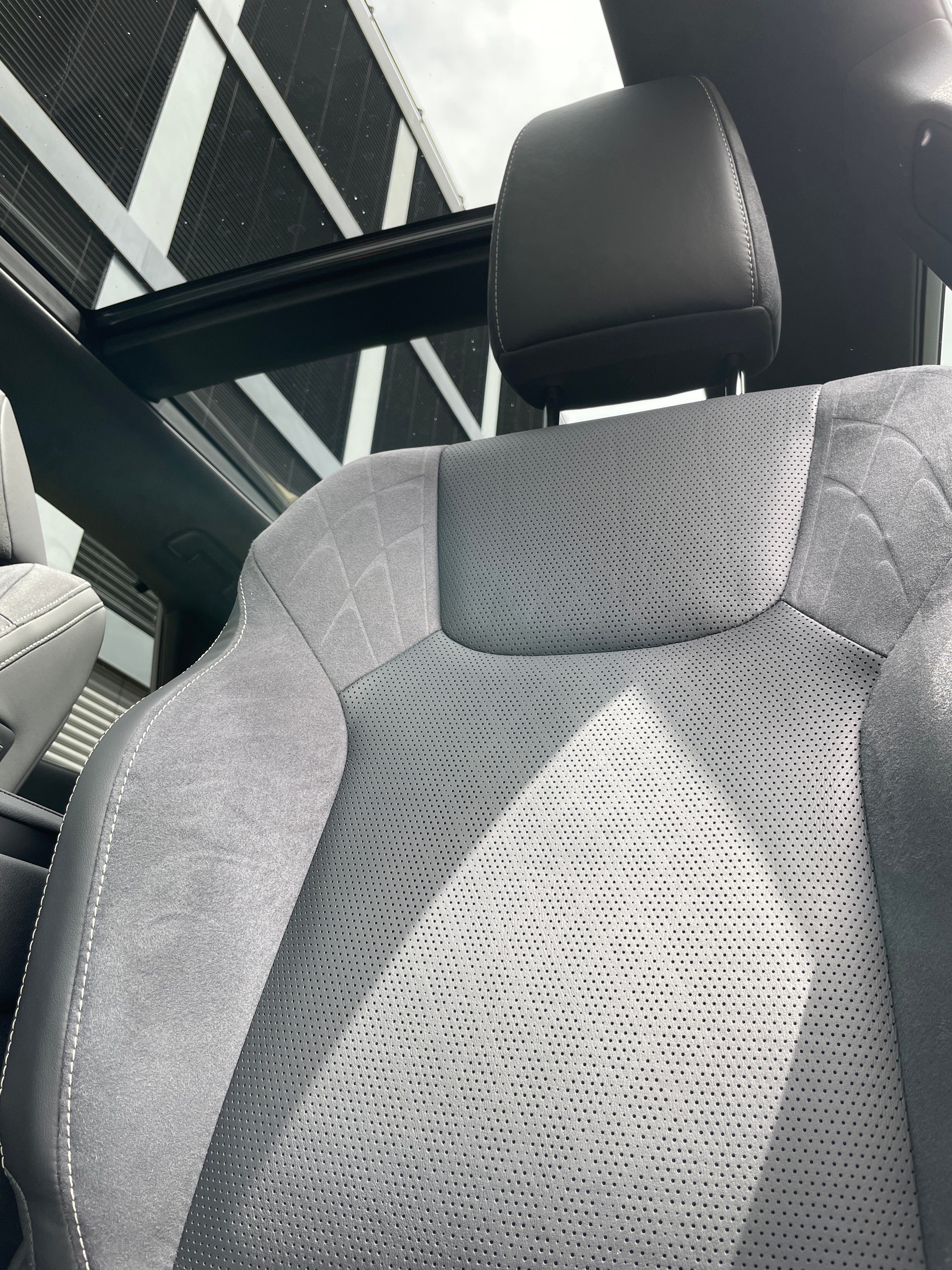 LEXUS RX 450h+ Ecxellence PHEV 4WD-image-10