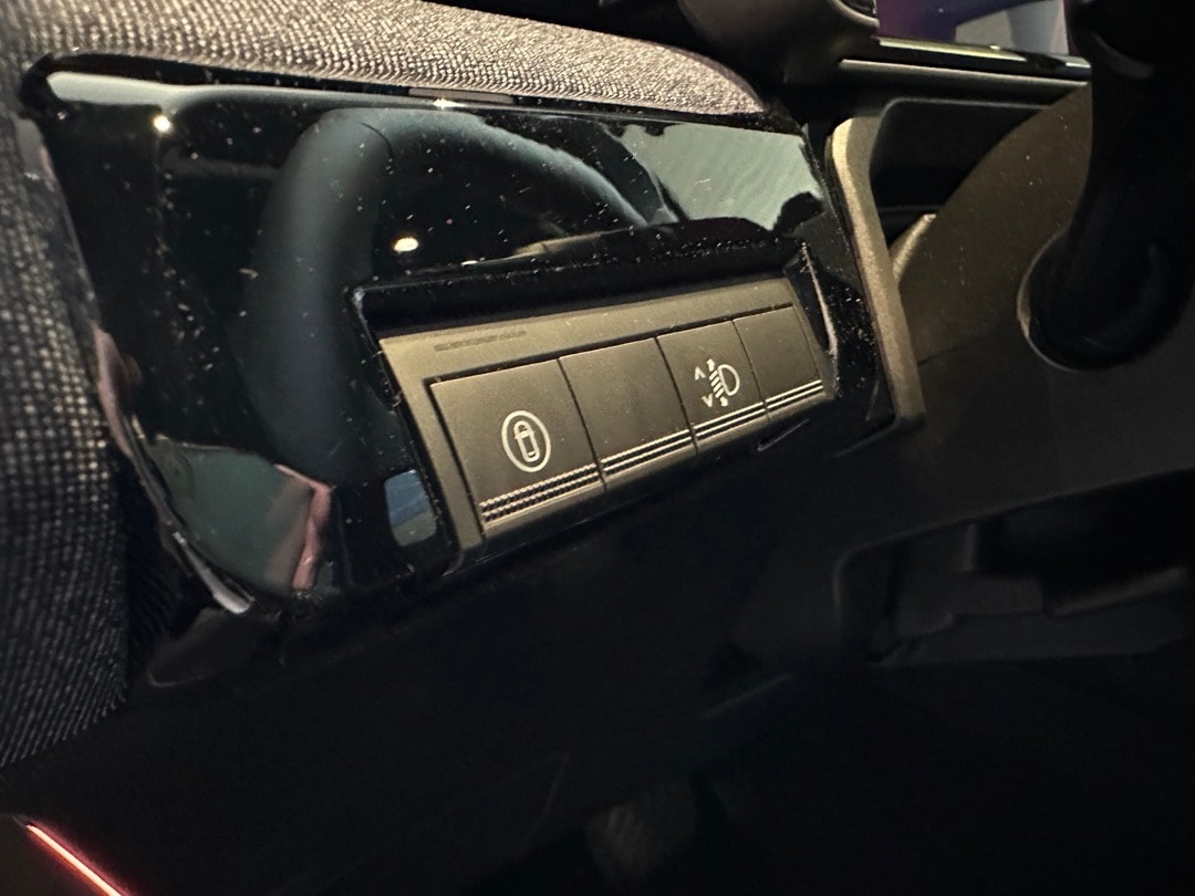 RENAULT R5 E-Tech Comfort Range 52 kWh Techno-image-11