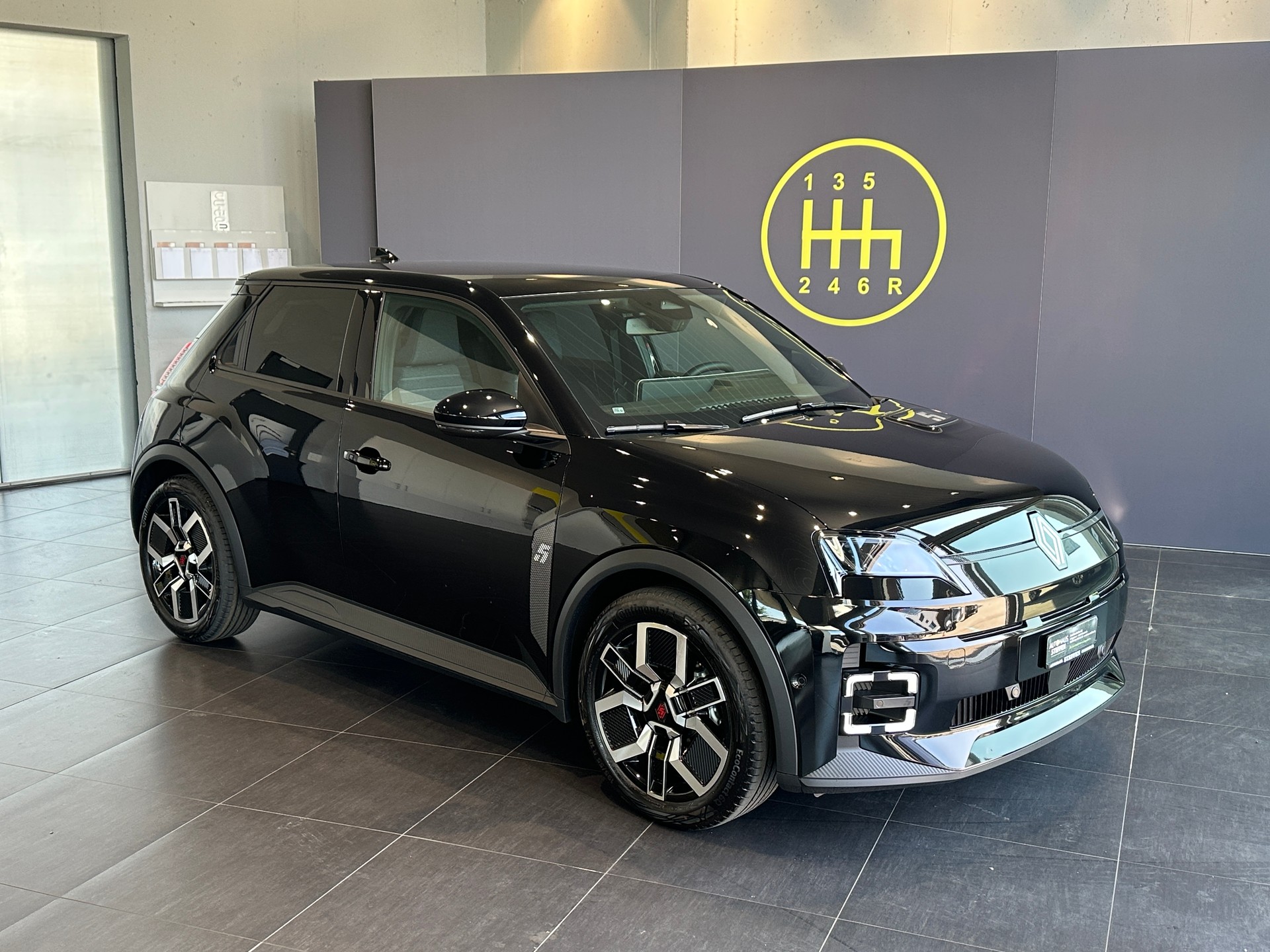 RENAULT R5 E-Tech Comfort Range 52 kWh Techno-image-0