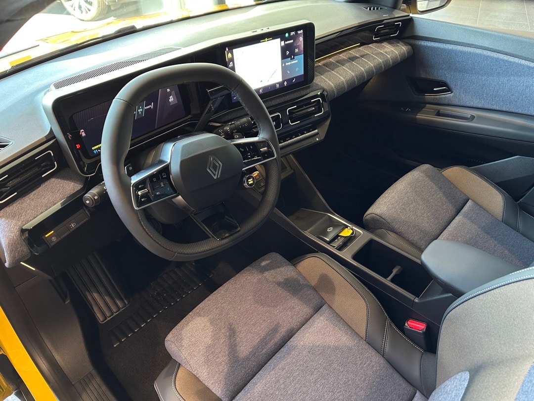 RENAULT R5 E-Tech Comfort Range 52 kWh Techno-image-8