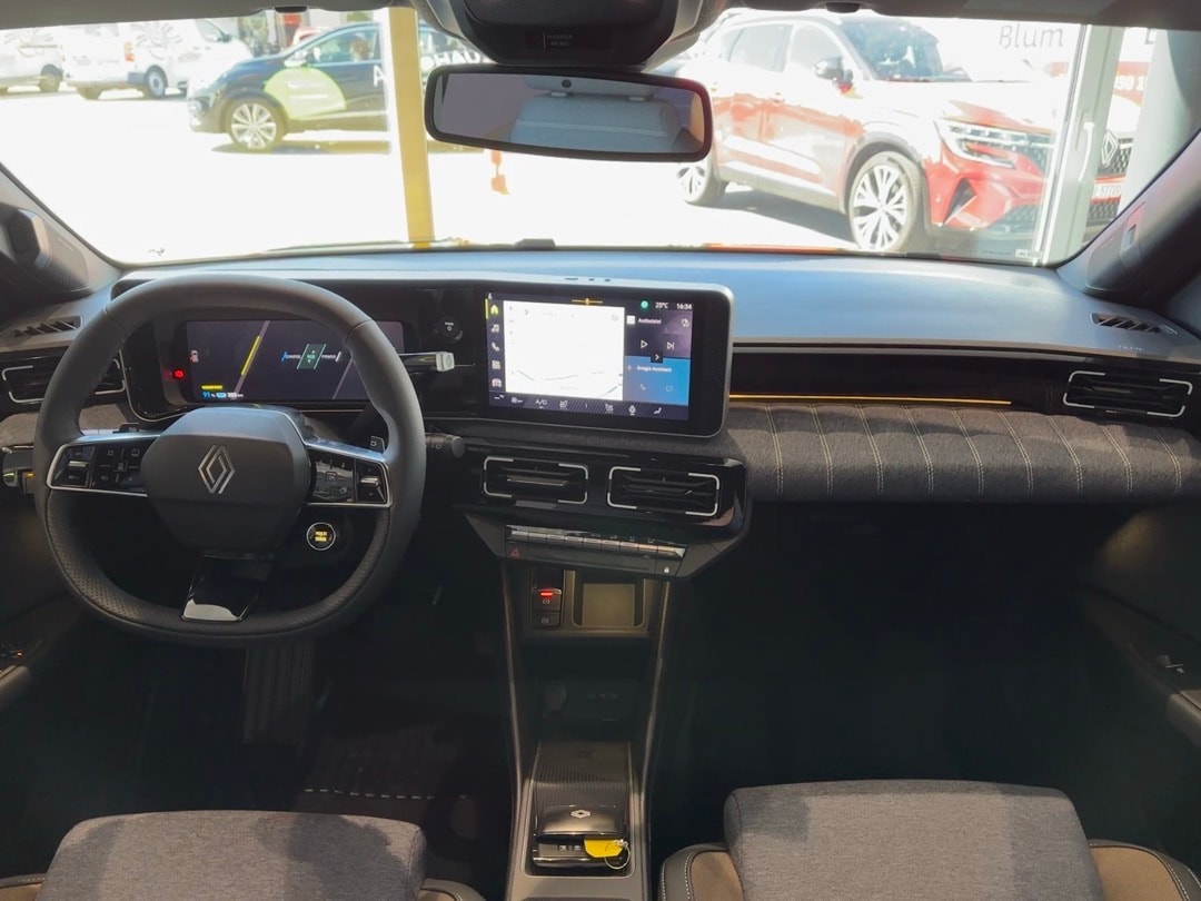 RENAULT R5 E-Tech Comfort Range 52 kWh Techno-image-12