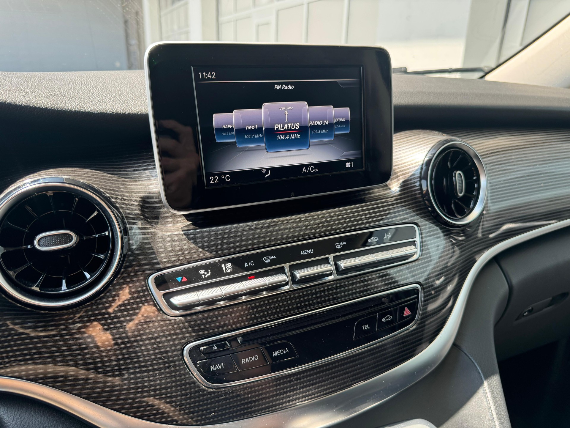 MERCEDES-BENZ V 250 d Edition Lang AMG-Line 7G-Tronic-image-27