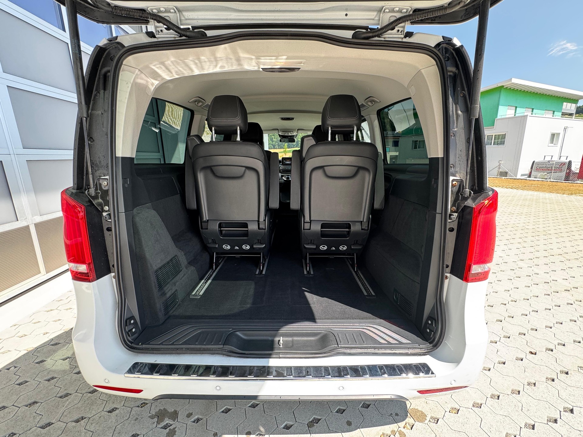MERCEDES-BENZ V 250 d Edition Lang AMG-Line 7G-Tronic-image-10