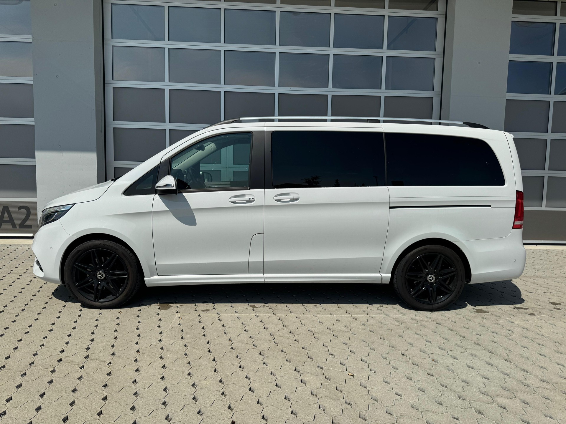 MERCEDES-BENZ V 250 d Edition Lang AMG-Line 7G-Tronic-showroom-element-3
